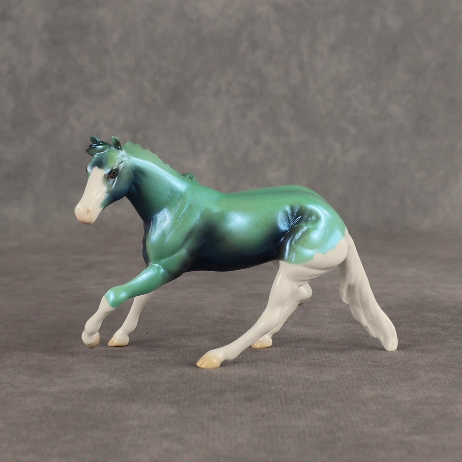 Lakeshore OOAK Chip Cutting Horse by Ellen Robbins SHCF26