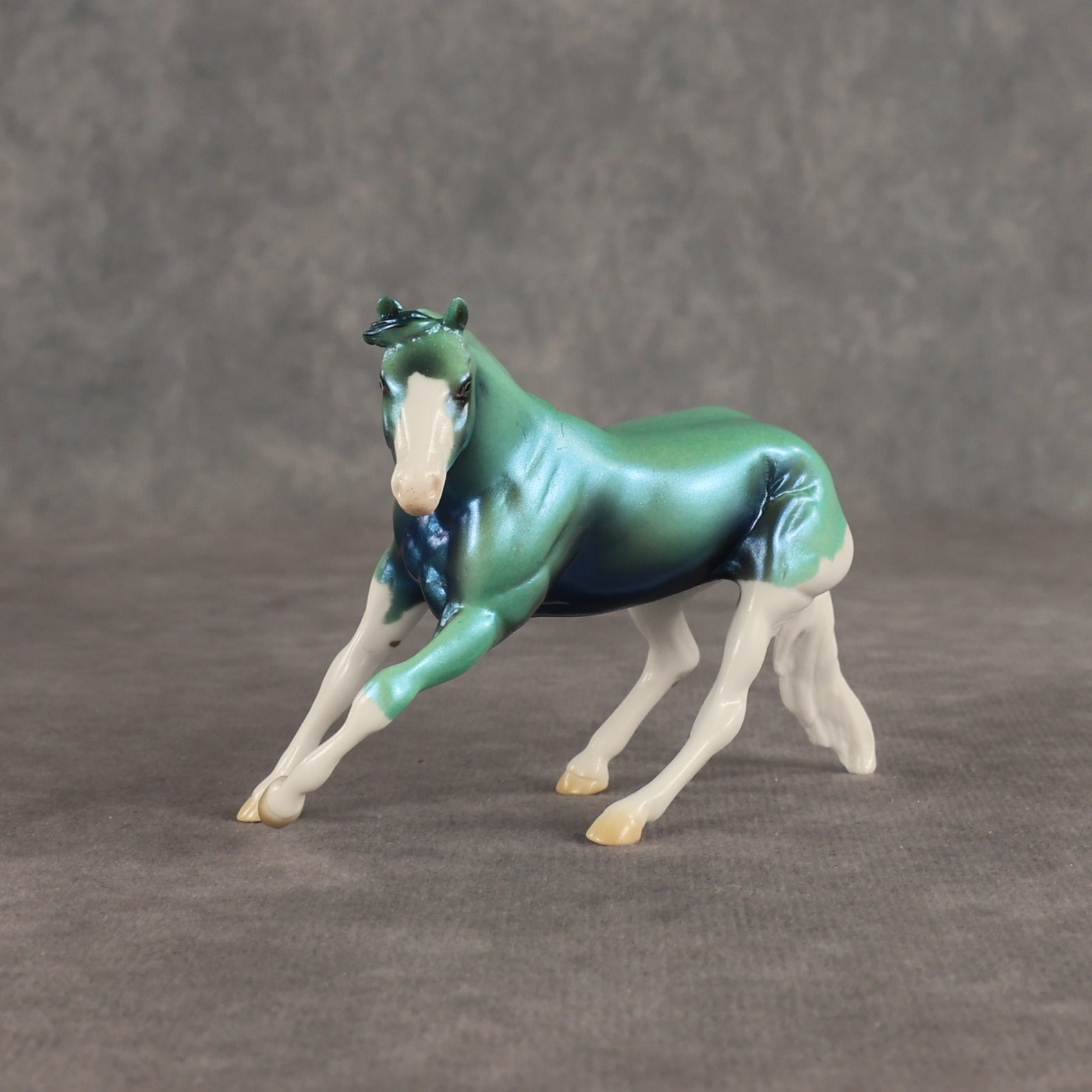 Lakeshore OOAK Chip Cutting Horse by Ellen Robbins SHCF26
