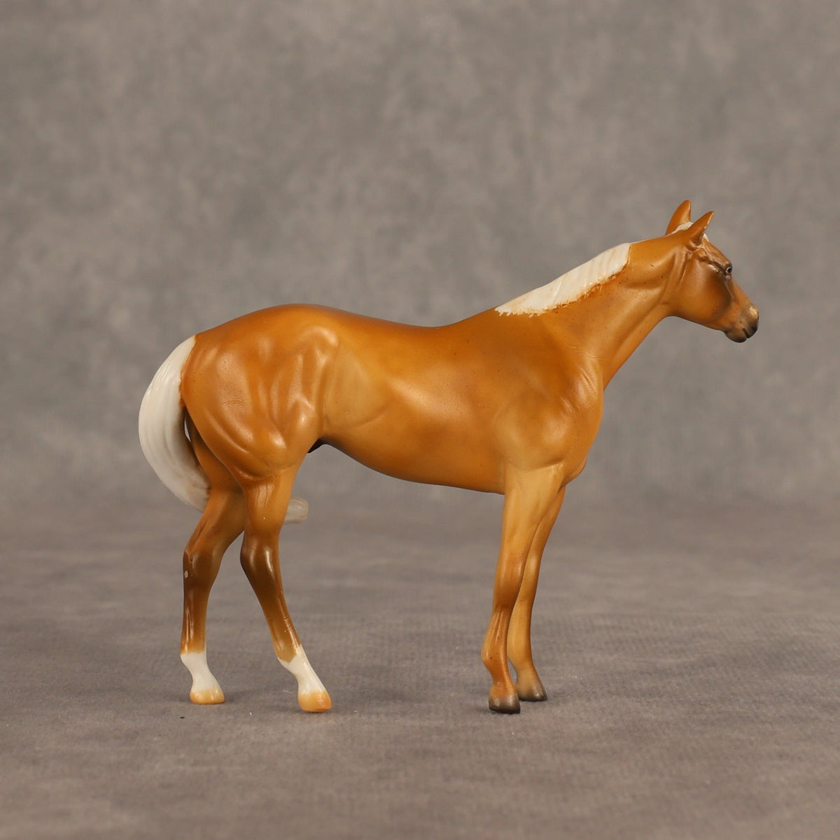 Mail Dancer OOAK FCM Chip Stock Horse by Julie Keim SHCF26