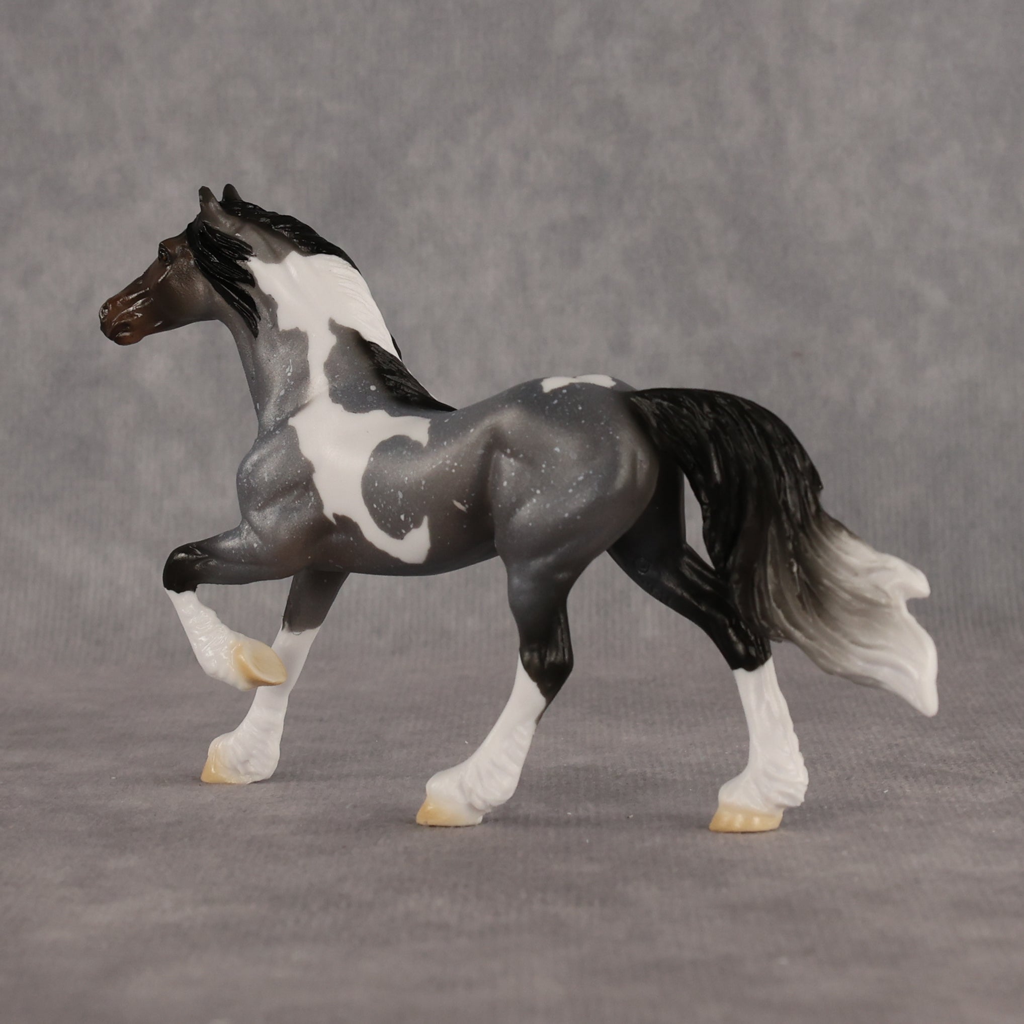 Mini Neil LE-5 FCM Chip Friesian by Ellen Robbins & Carissa Mathews Ro326