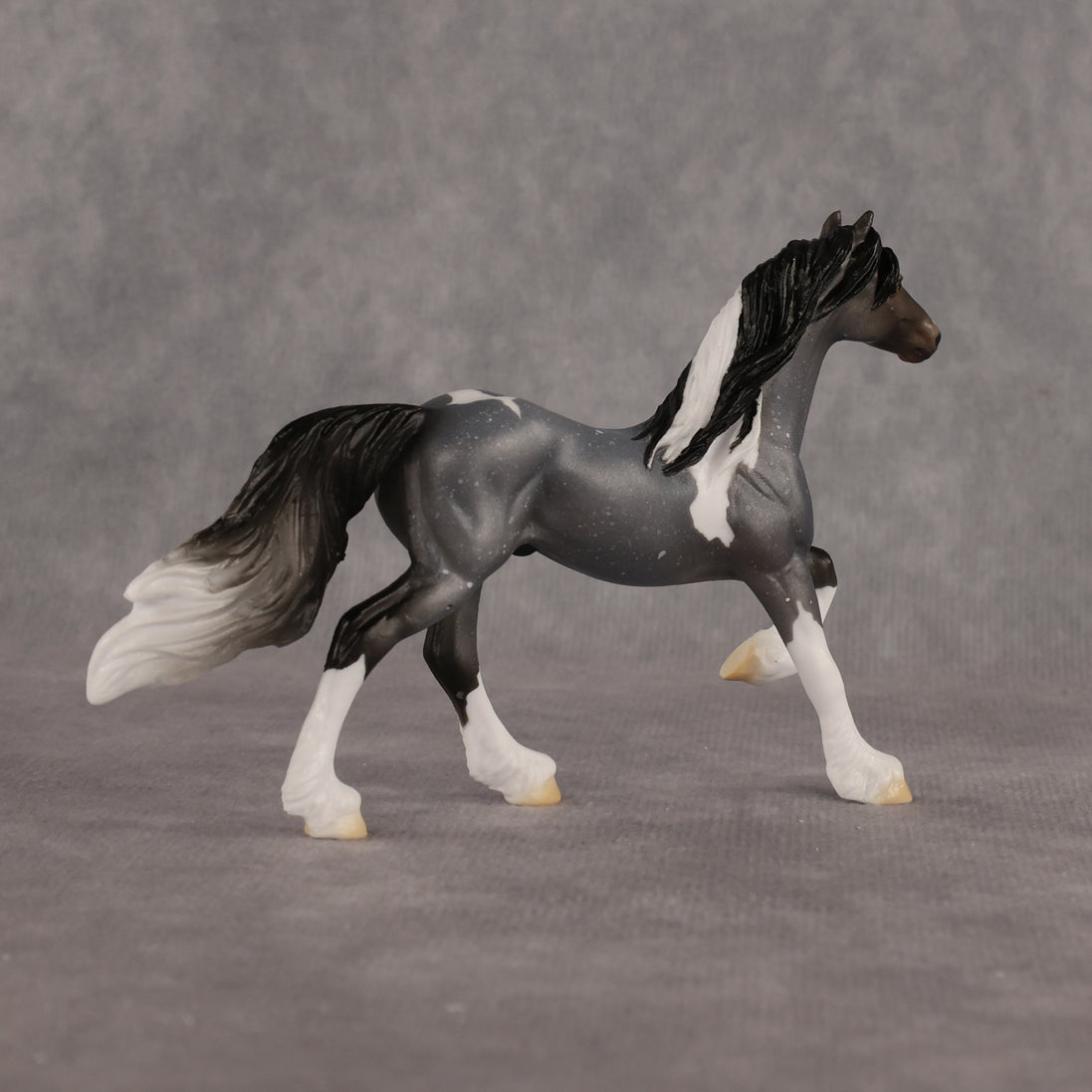 Mini Neil LE-5 FCM Chip Friesian by Ellen Robbins & Carissa Mathews Ro326
