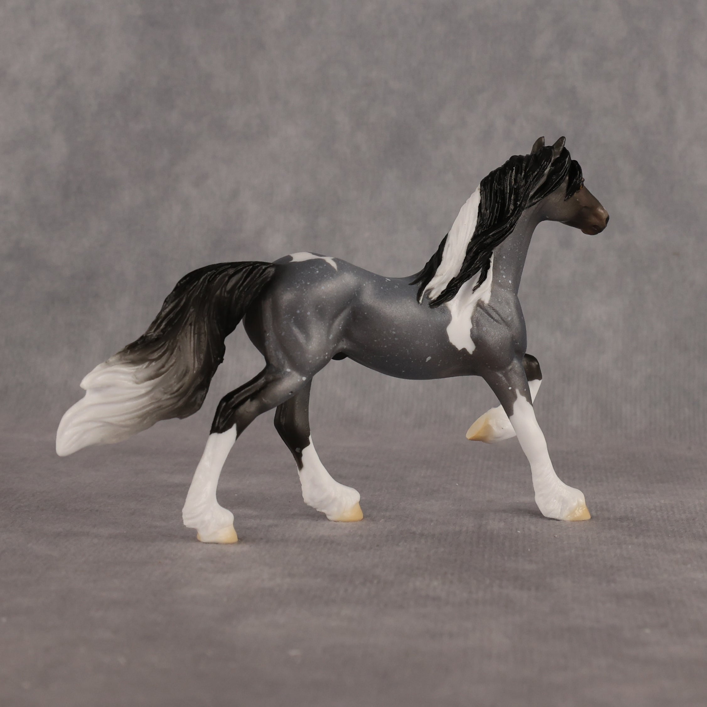 Mini Neil LE-5 FCM Chip Friesian by Ellen Robbins & Carissa Mathews Ro326