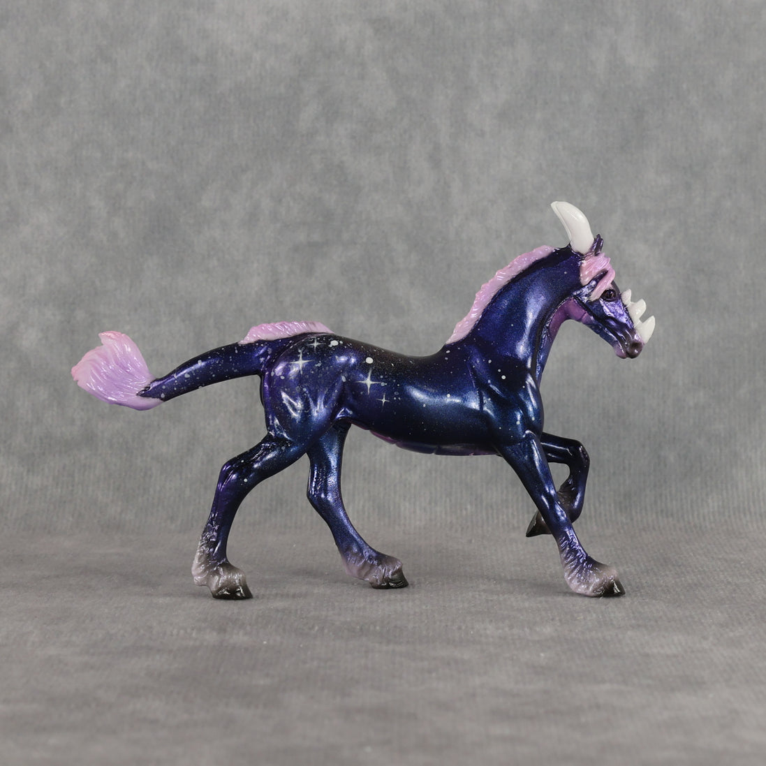 Mini Valentina LE-5 EFCM Chip Friesian by Jess, Ellen, & Carissa Ro326