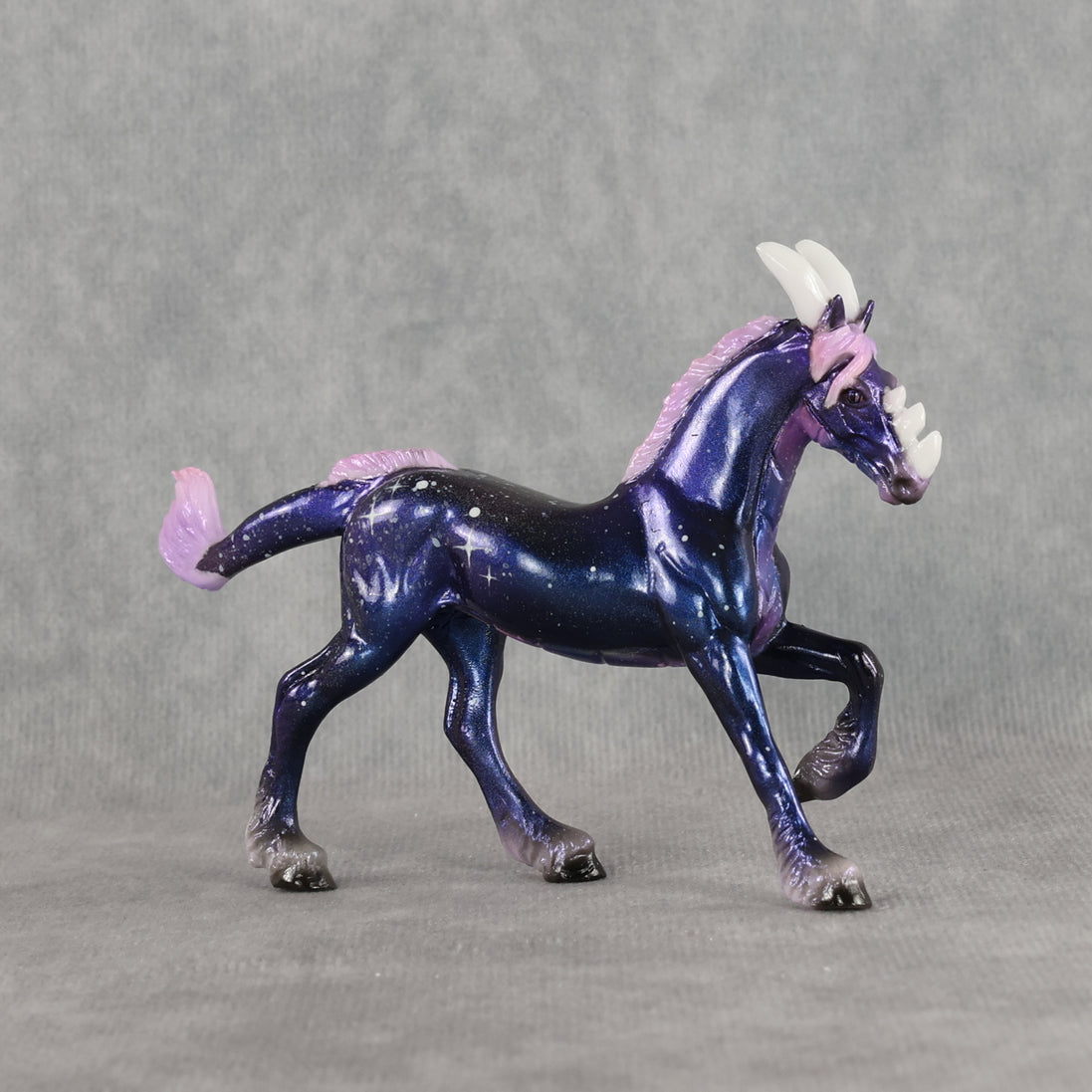 Mini Valentina LE-5 EFCM Chip Friesian by Jess, Ellen, & Carissa Ro326