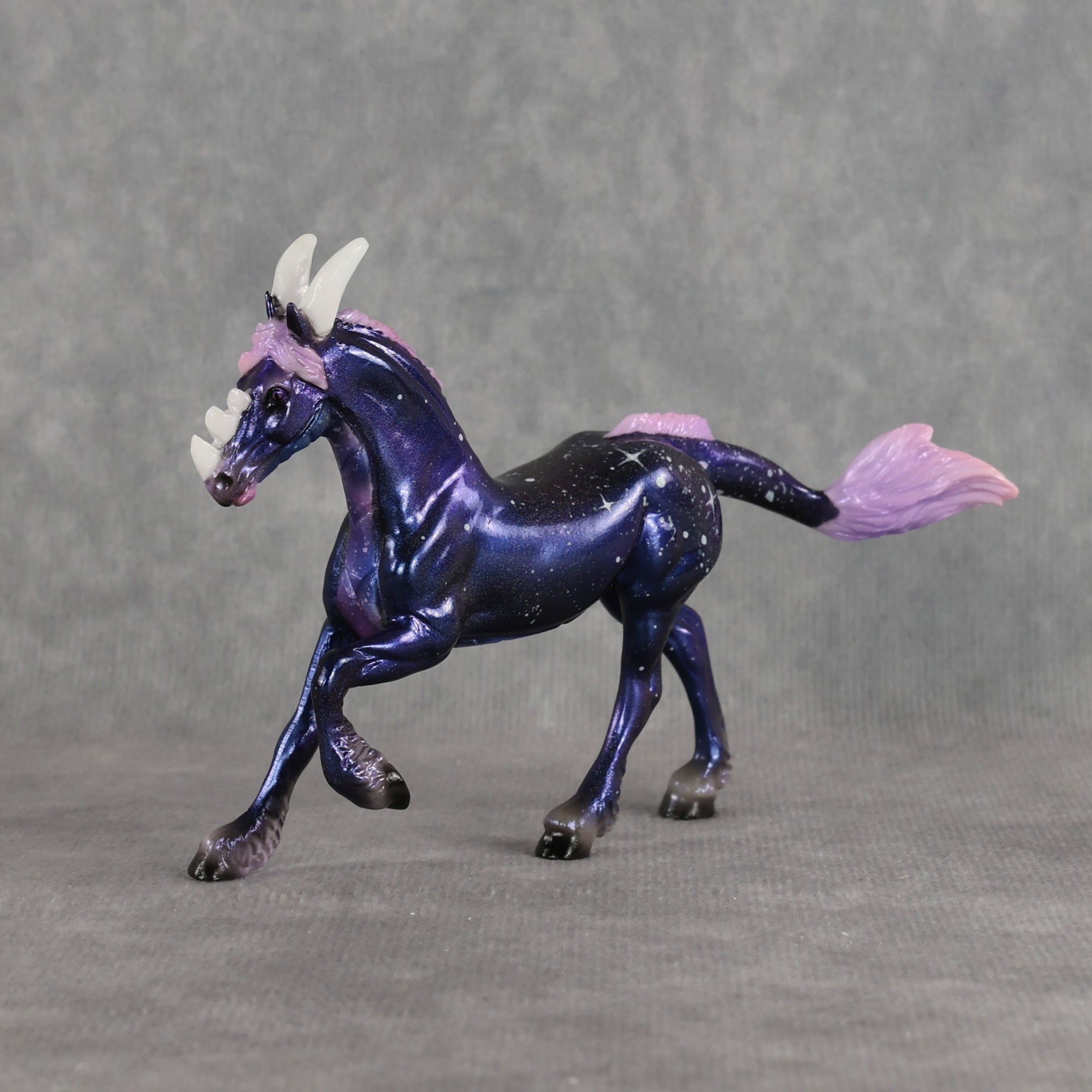 Mini Valentina LE-5 EFCM Chip Friesian by Jess, Ellen, & Carissa Ro326