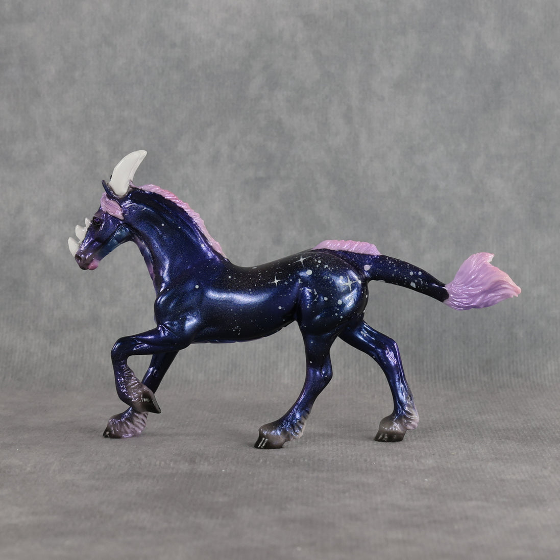 Mini Valentina LE-5 EFCM Chip Friesian by Jess, Ellen, & Carissa Ro326