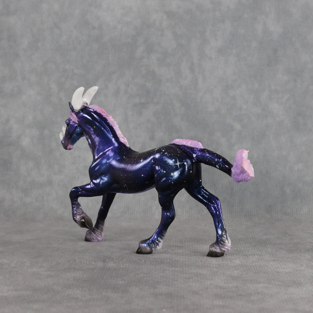 Mini Valentina LE-5 EFCM Chip Friesian by Jess, Ellen, & Carissa Ro326