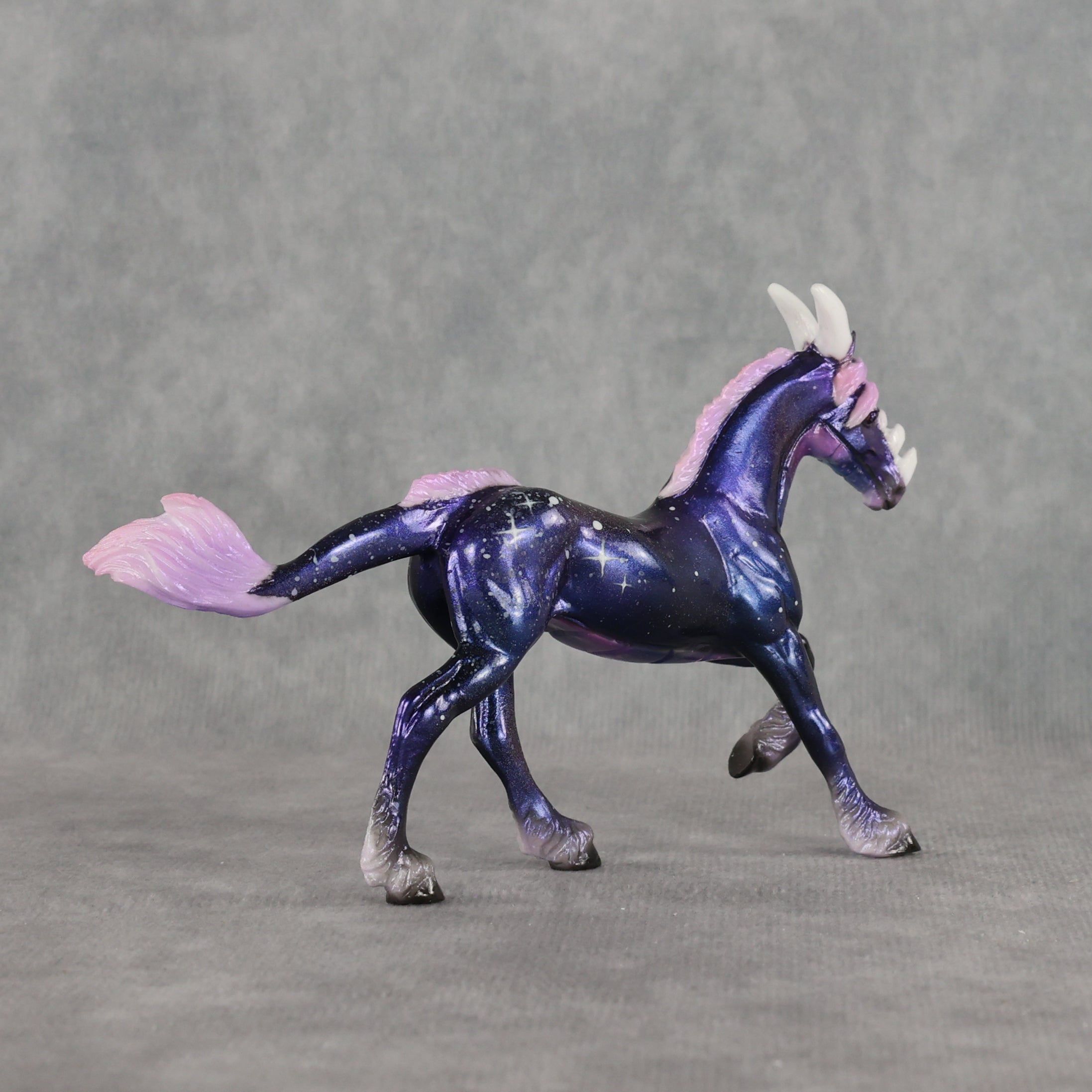 Mini Valentina LE-5 EFCM Chip Friesian by Jess, Ellen, & Carissa Ro326