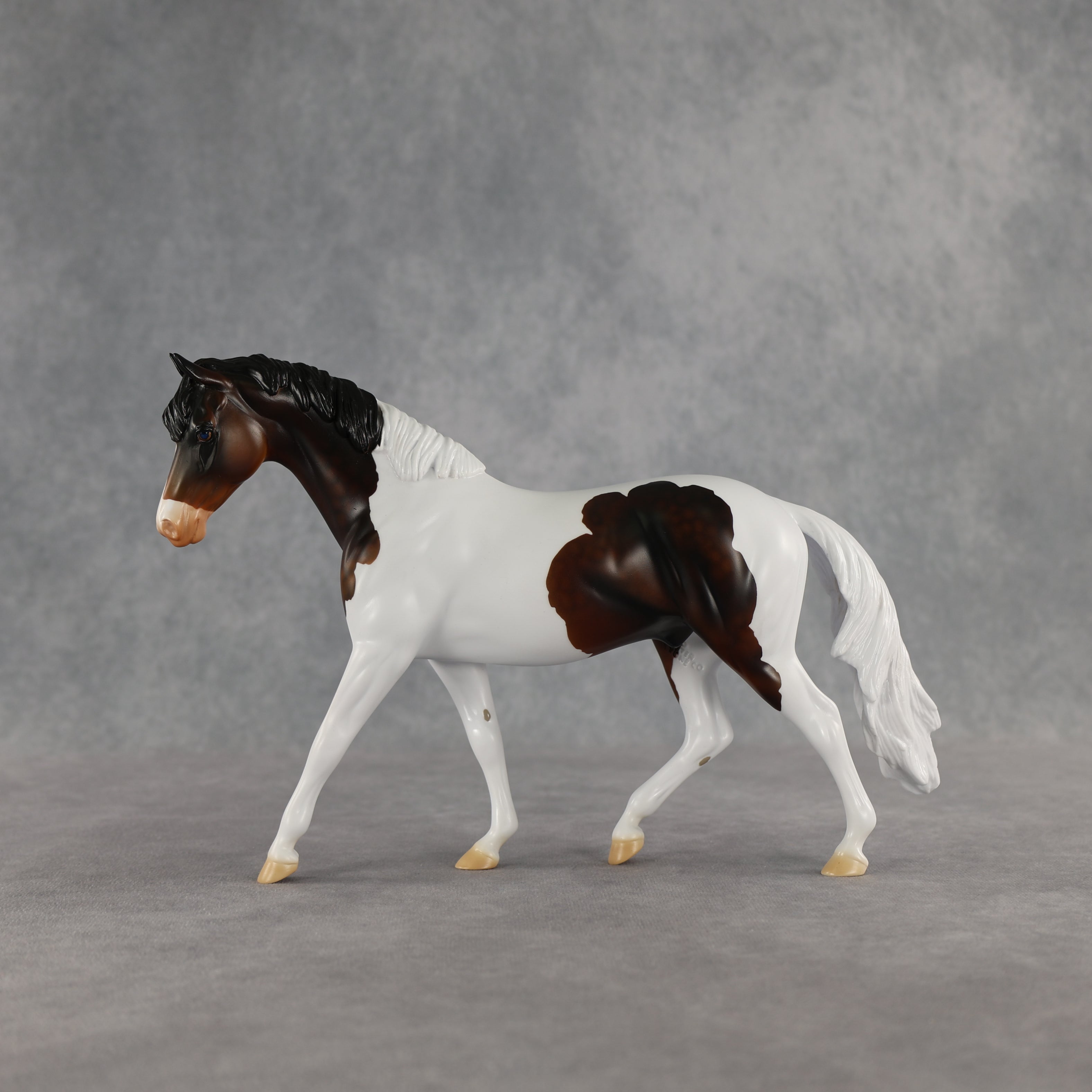 Mocha Storm LE-5 Pony by Enrique Duarte ES26