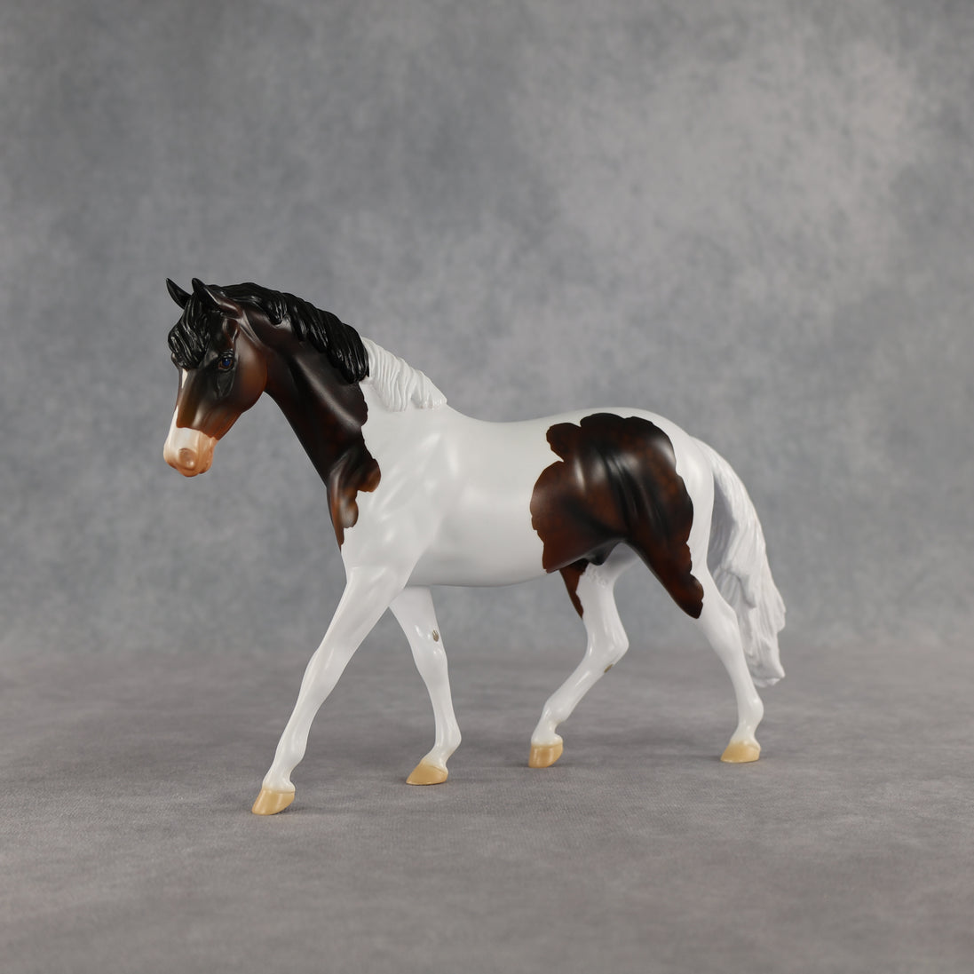 Mocha Storm LE-5 Pony by Enrique Duarte ES26