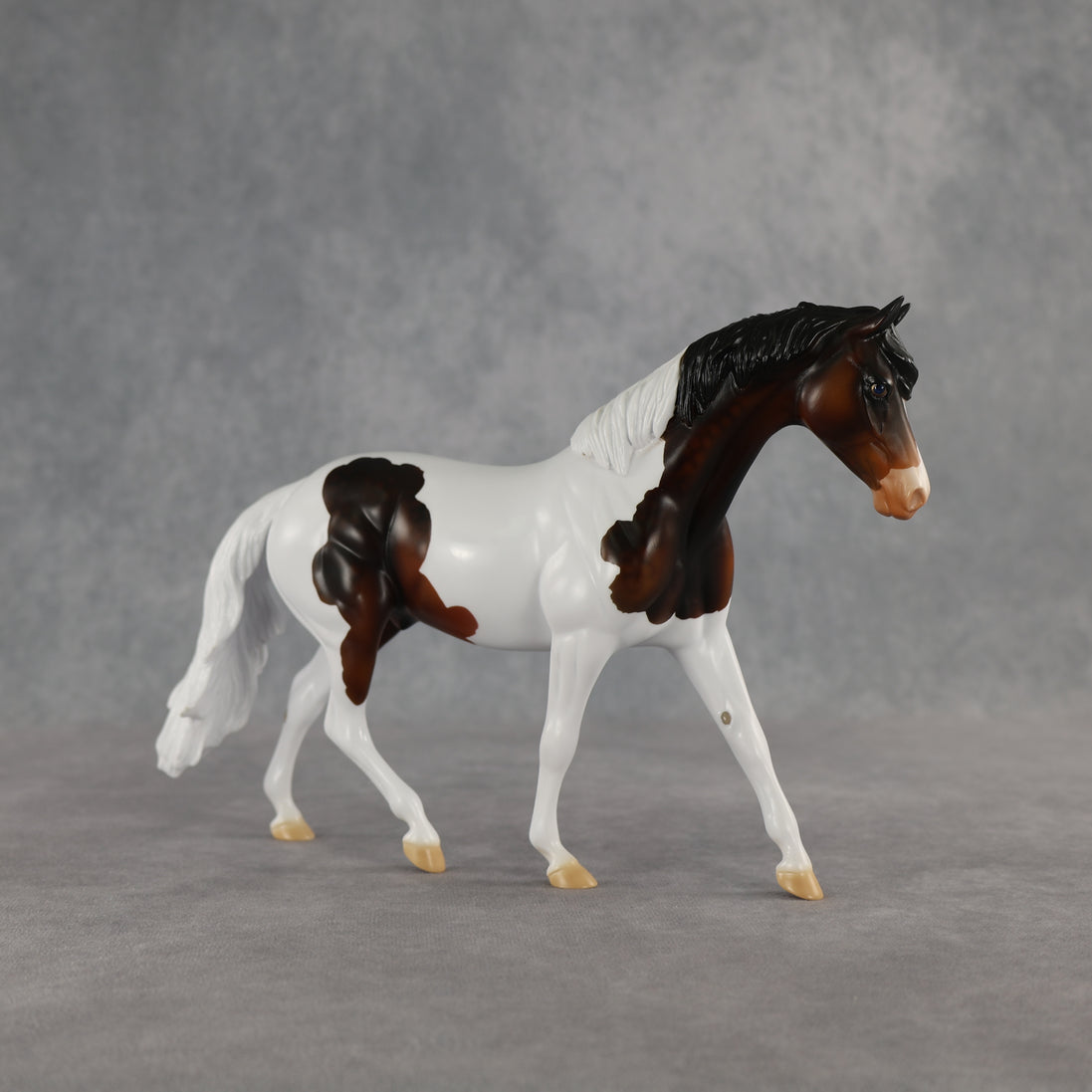 Mocha Storm LE-5 Pony by Enrique Duarte ES26