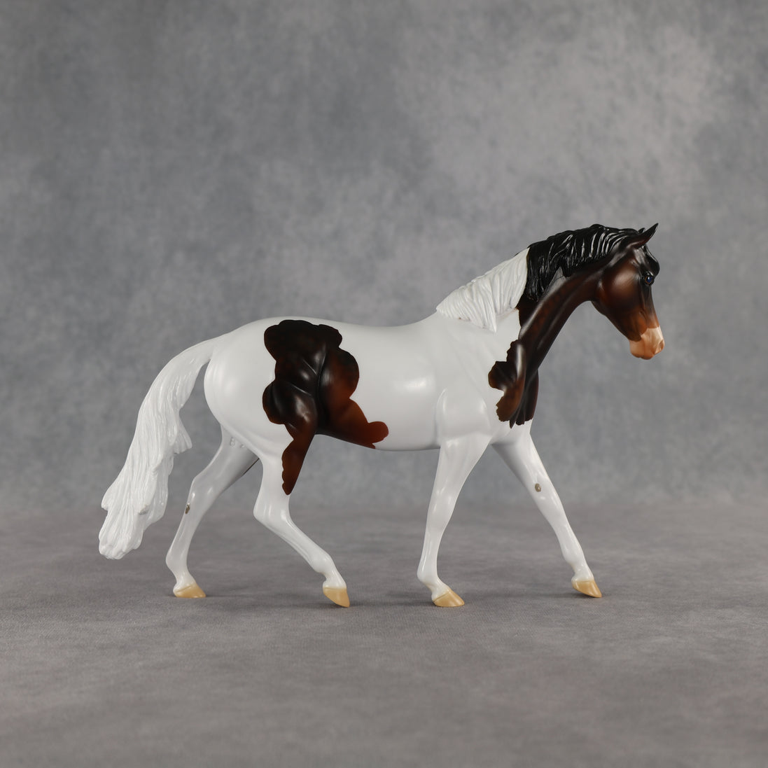 Mocha Storm LE-5 Pony by Enrique Duarte ES26