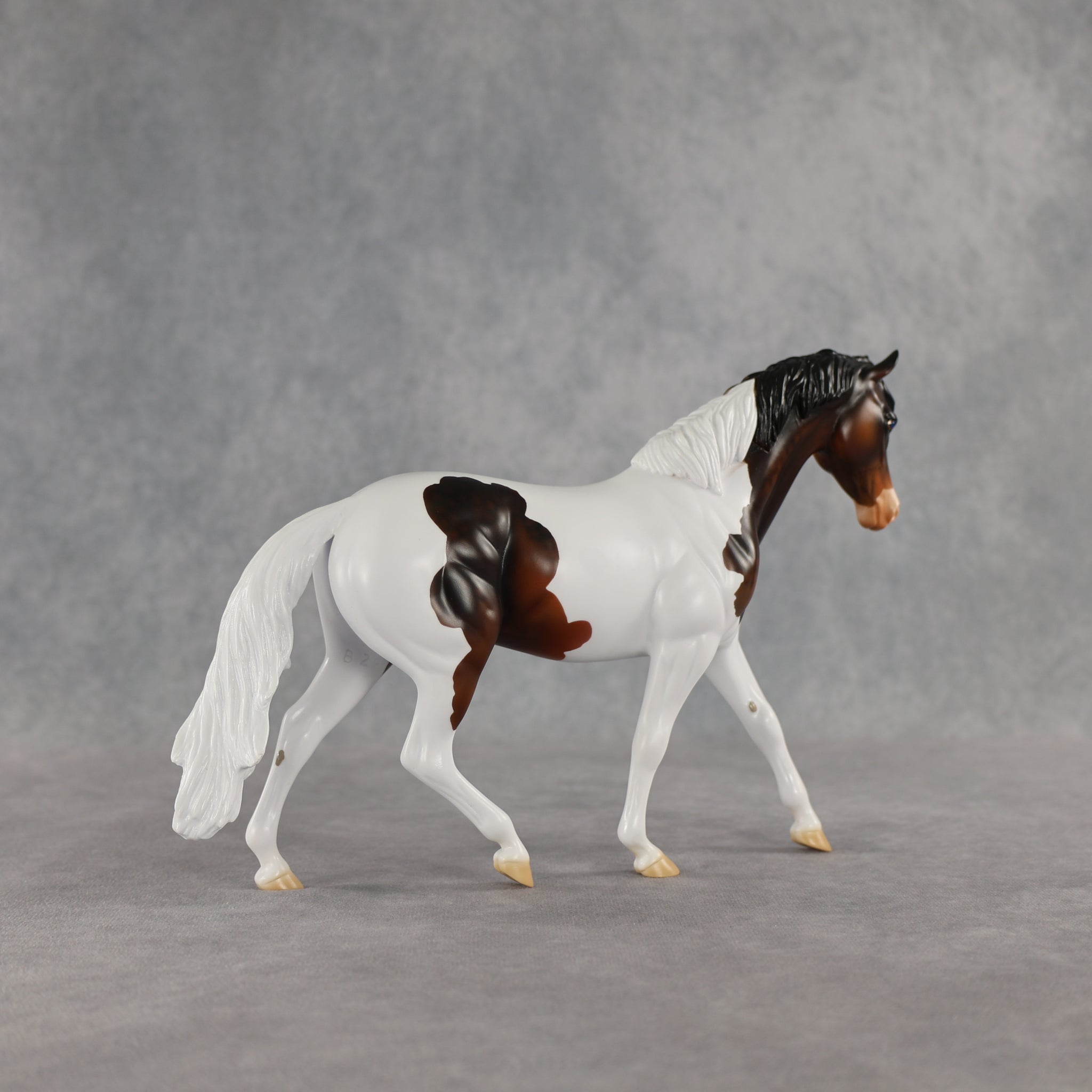 Mocha Storm LE-5 Pony by Enrique Duarte ES26