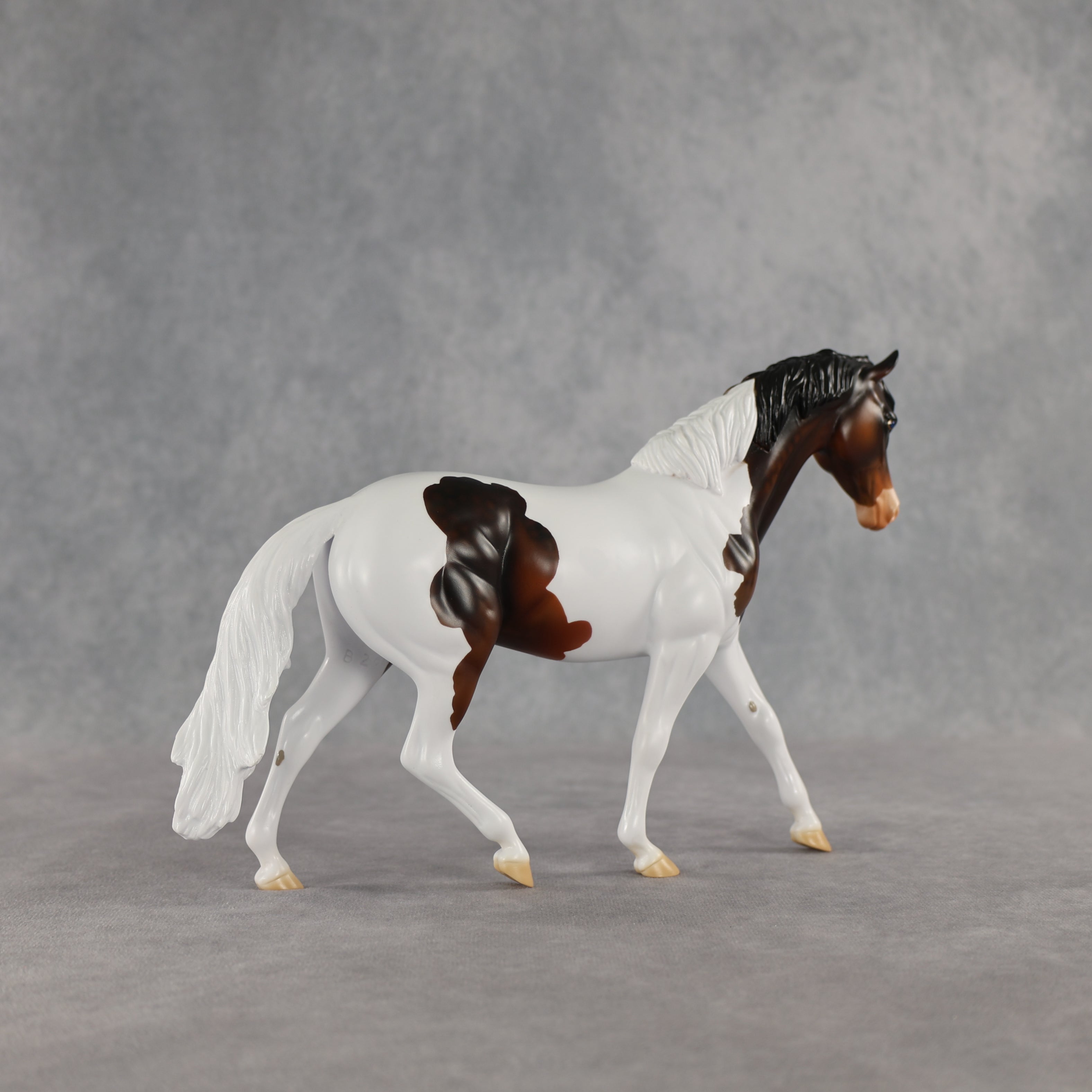 Mocha Storm LE-5 Pony by Enrique Duarte ES26