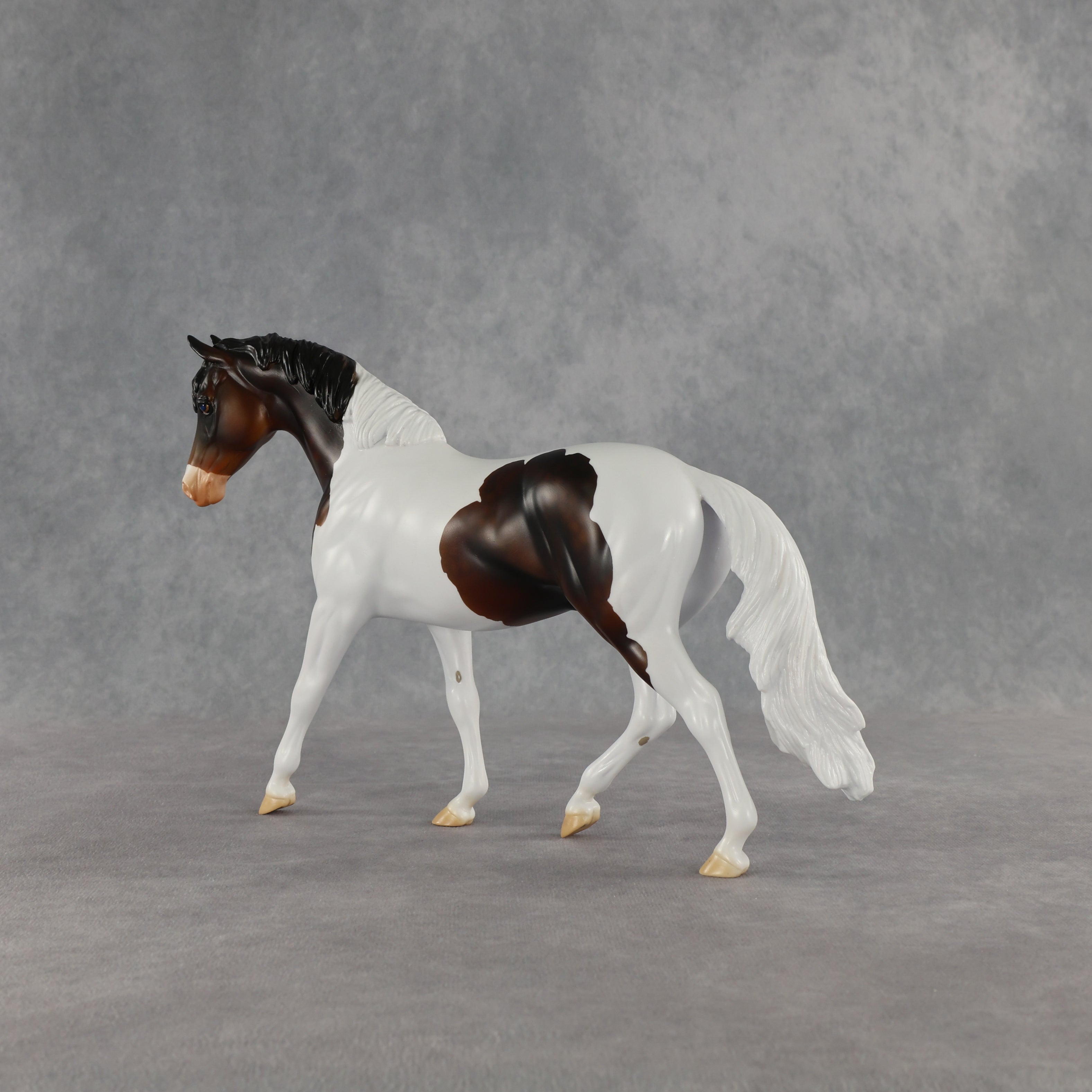 Mocha Storm LE-5 Pony by Enrique Duarte ES26