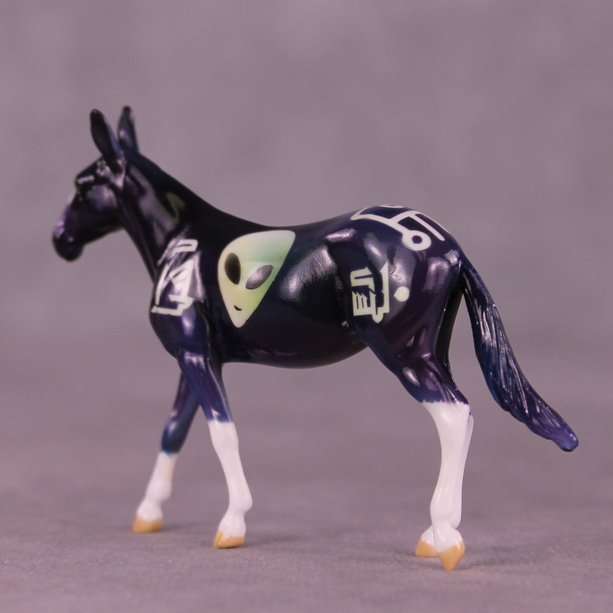 Neptunian Visitor OOAK Chip Mule by Enrique Duarte