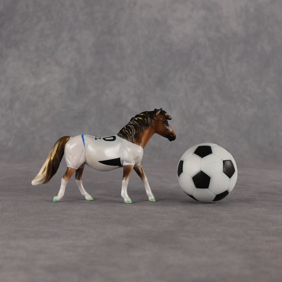 New Zealand OOAK Chip Pony by Enrique Duarte SCD26