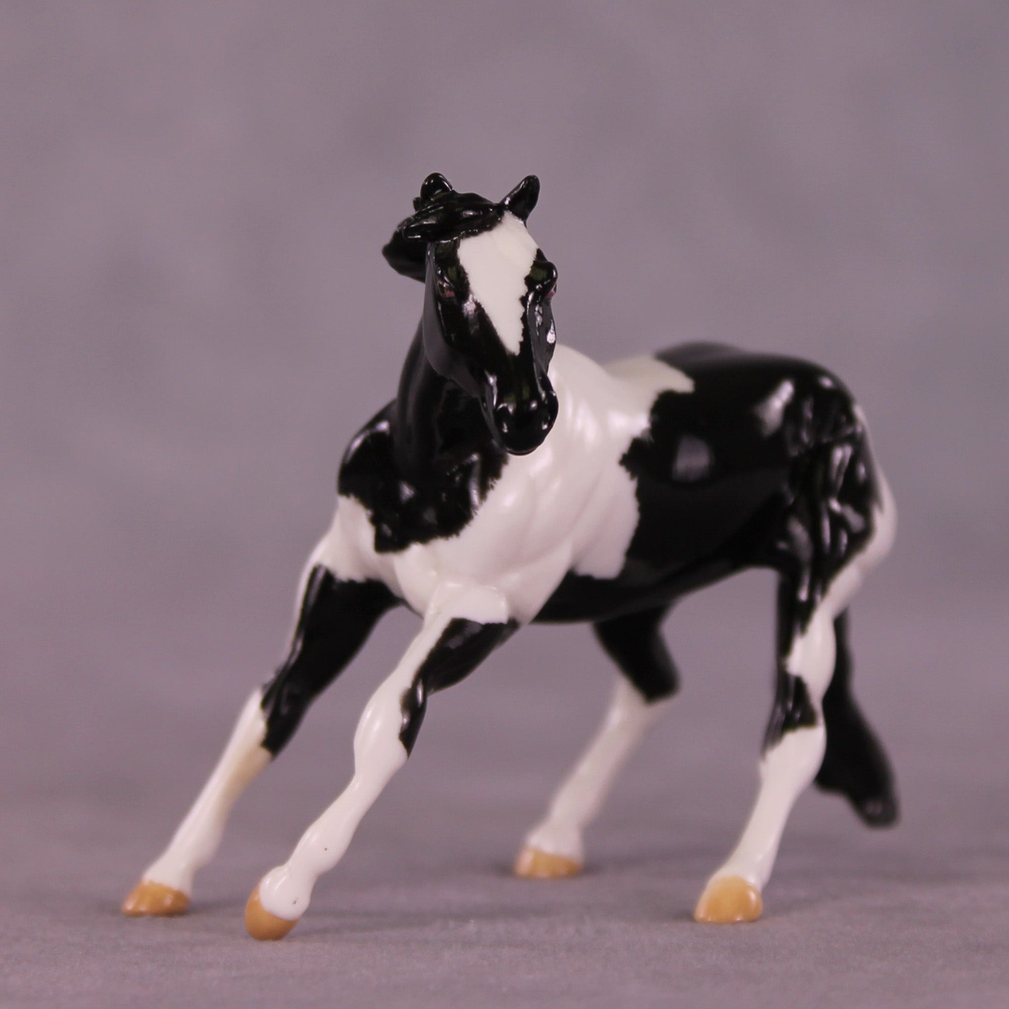 News Flash OOAK Chip Cutting Horse by Kike (Enrique) Duarte MM25 Group D