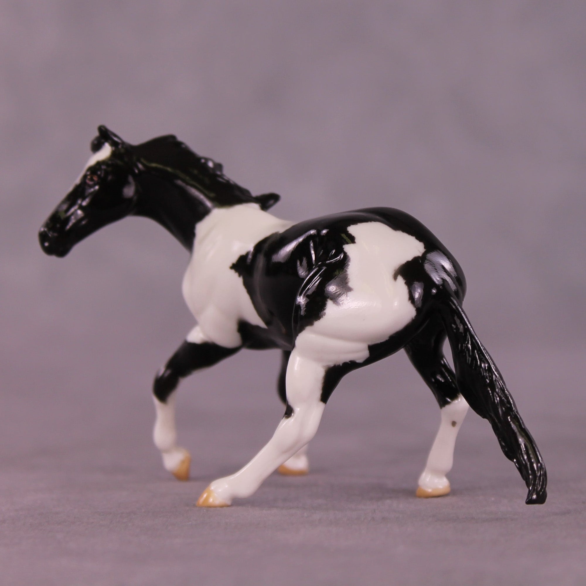 News Flash OOAK Chip Cutting Horse by Kike (Enrique) Duarte MM25 Group D