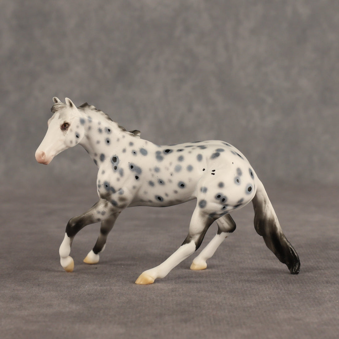 Photo Spot OOAK Chip Cutting Horse by Ellen Robbins SHCF26