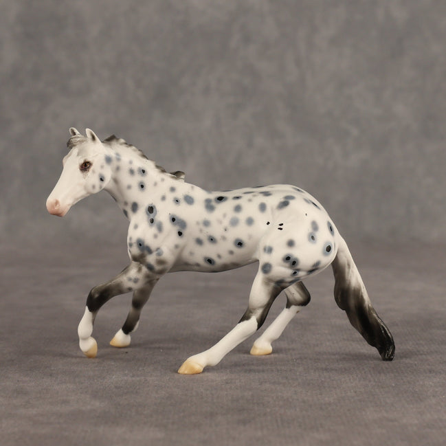 Photo Spot OOAK Chip Cutting Horse by Ellen Robbins SHCF26