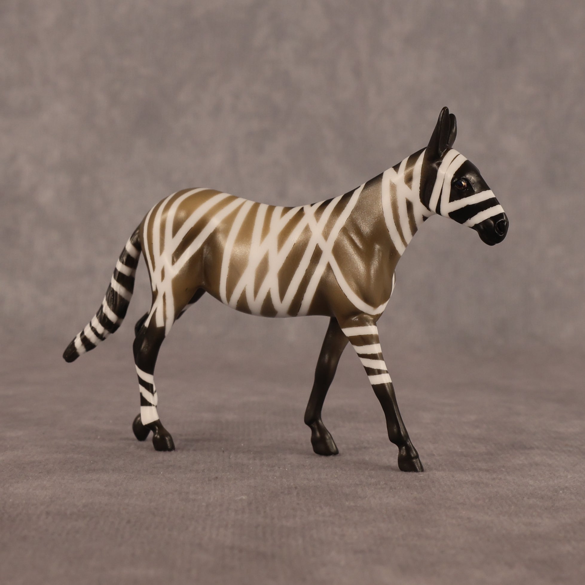 Qebui OOAK Chip Mule by Enrique Duarte WC26