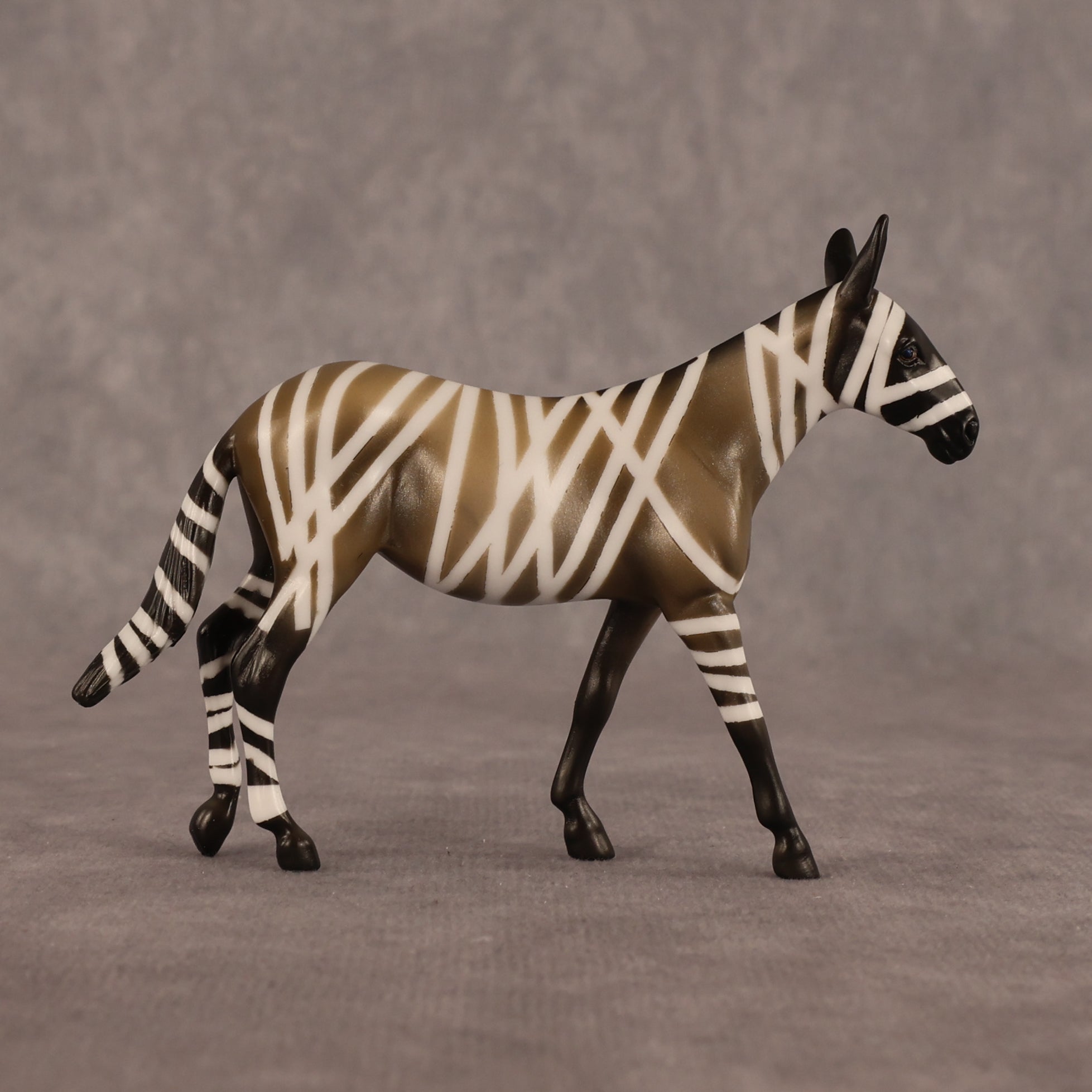 Qebui OOAK Chip Mule by Enrique Duarte WC26