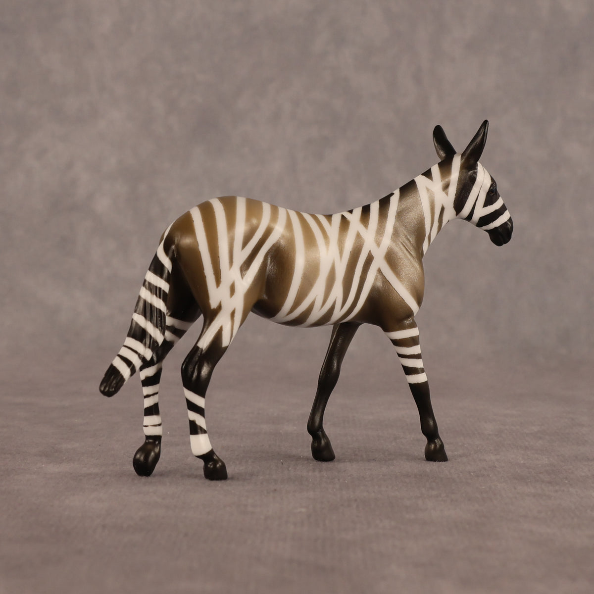 Qebui OOAK Chip Mule by Enrique Duarte WC26
