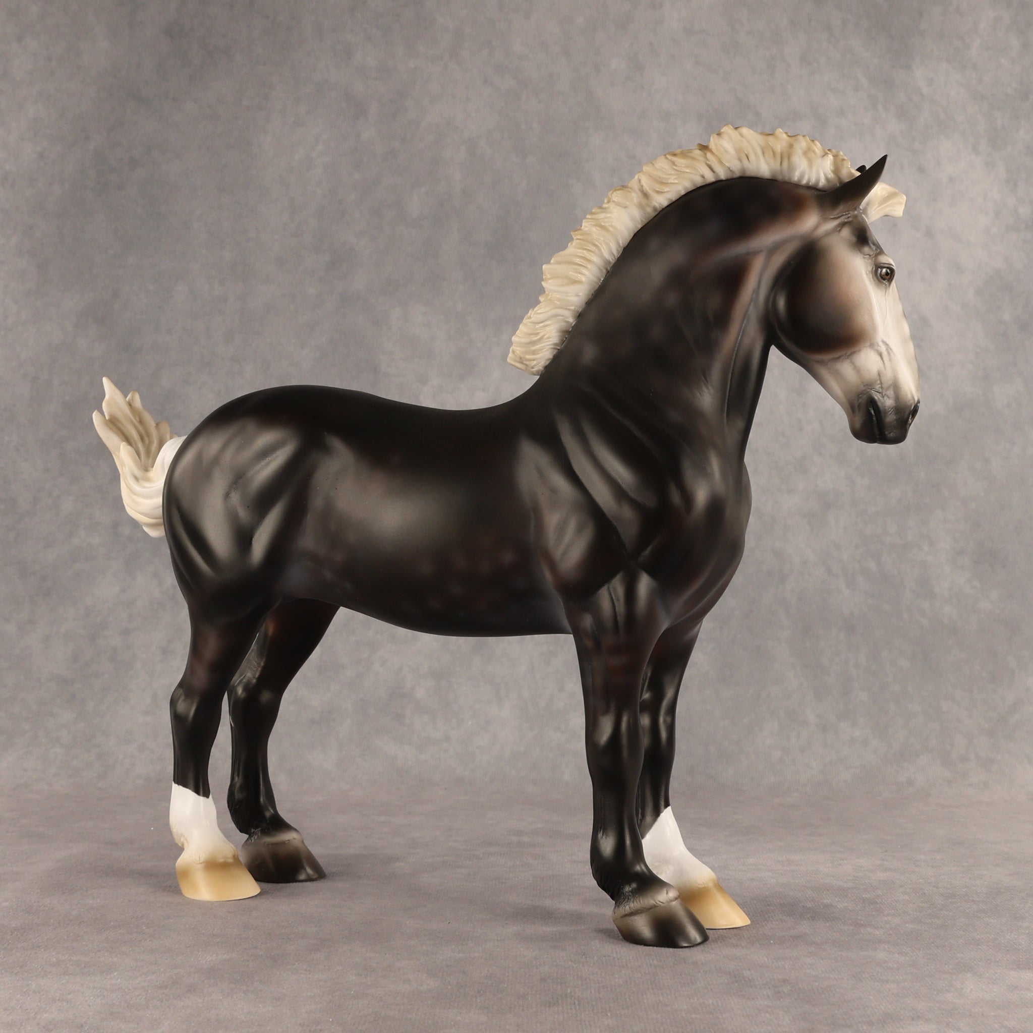 Raiden LE-15 FCM Standing Drafter by Ashley Palmer & Melanie Miller  EL26