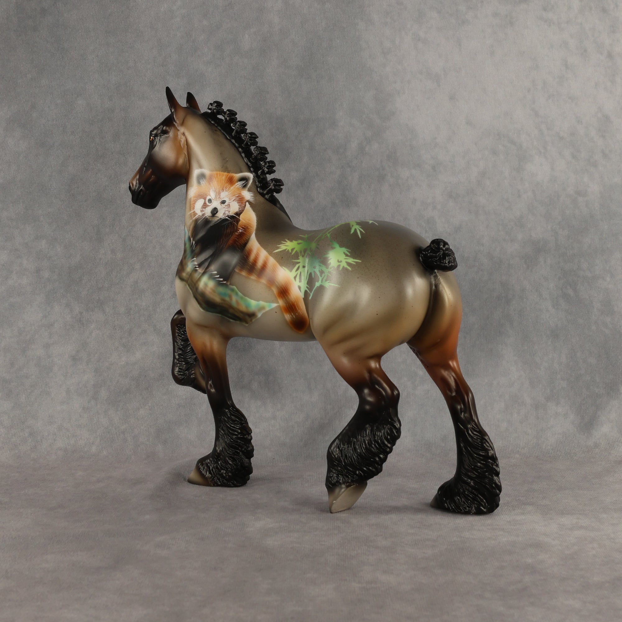 Red Panda LE-5 Trotting Drafter by Enrique Duarte ES26
