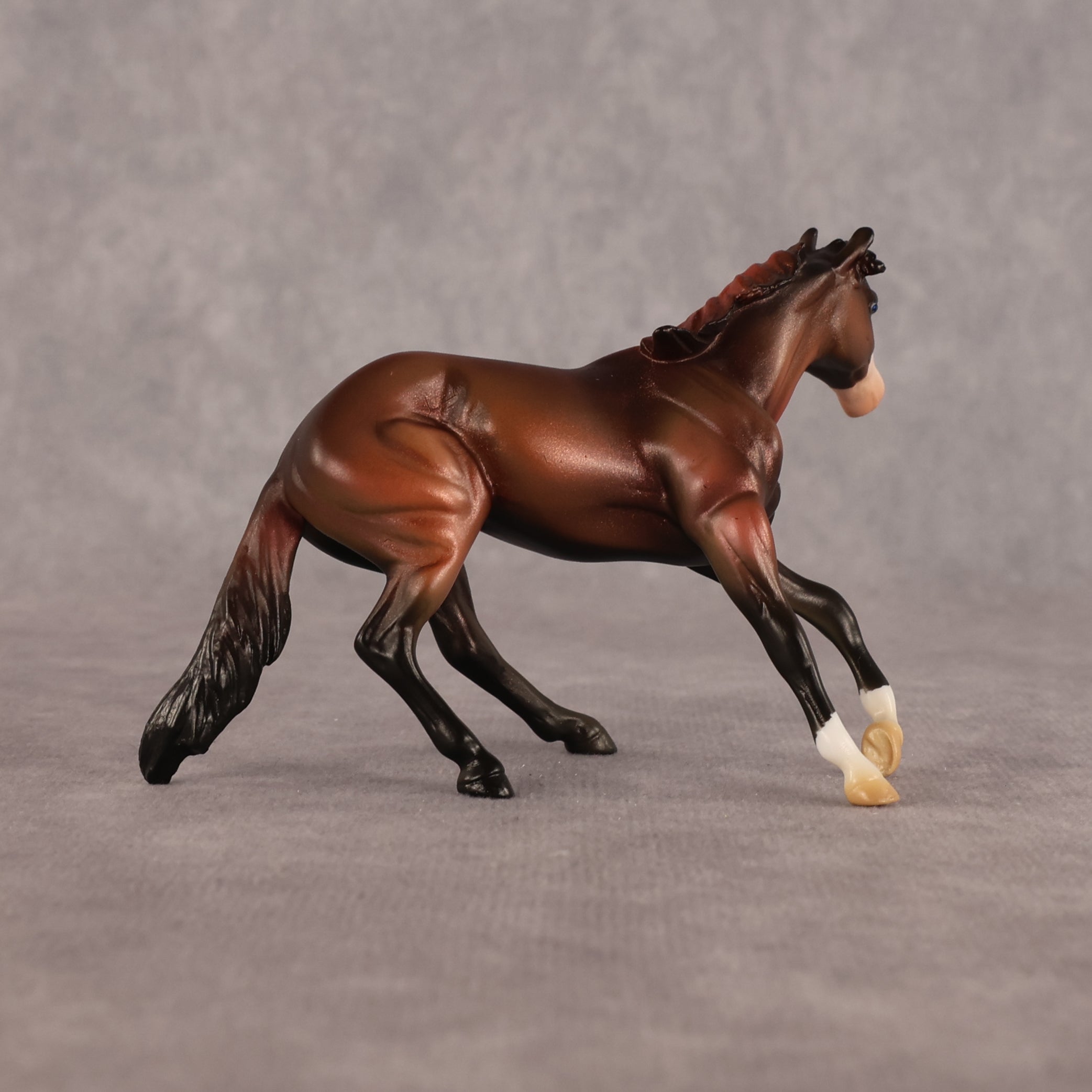Red Pyramid OOAK Chip Cutting Horse by Enrique Duarte WC26