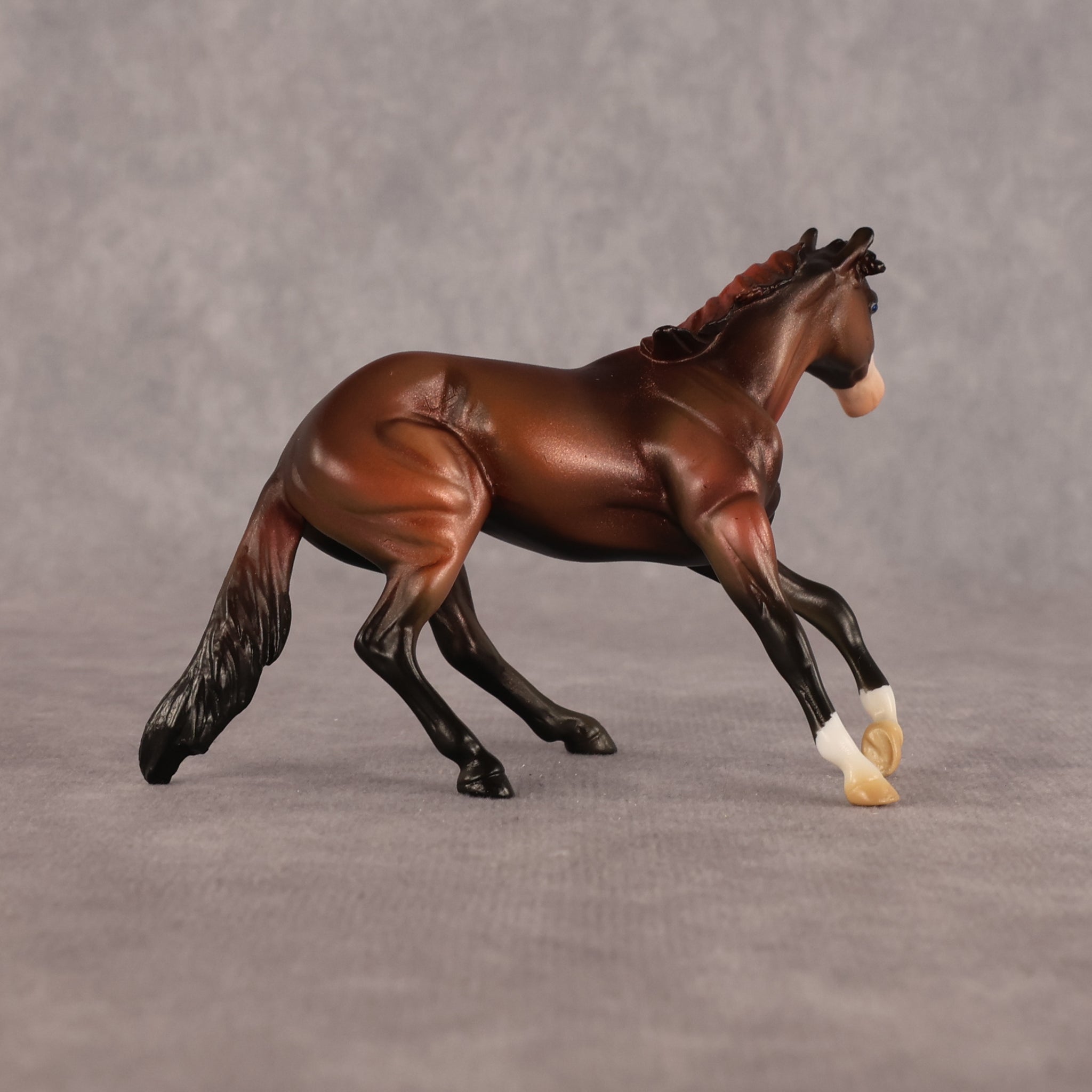 Red Pyramid OOAK Chip Cutting Horse by Enrique Duarte WC26