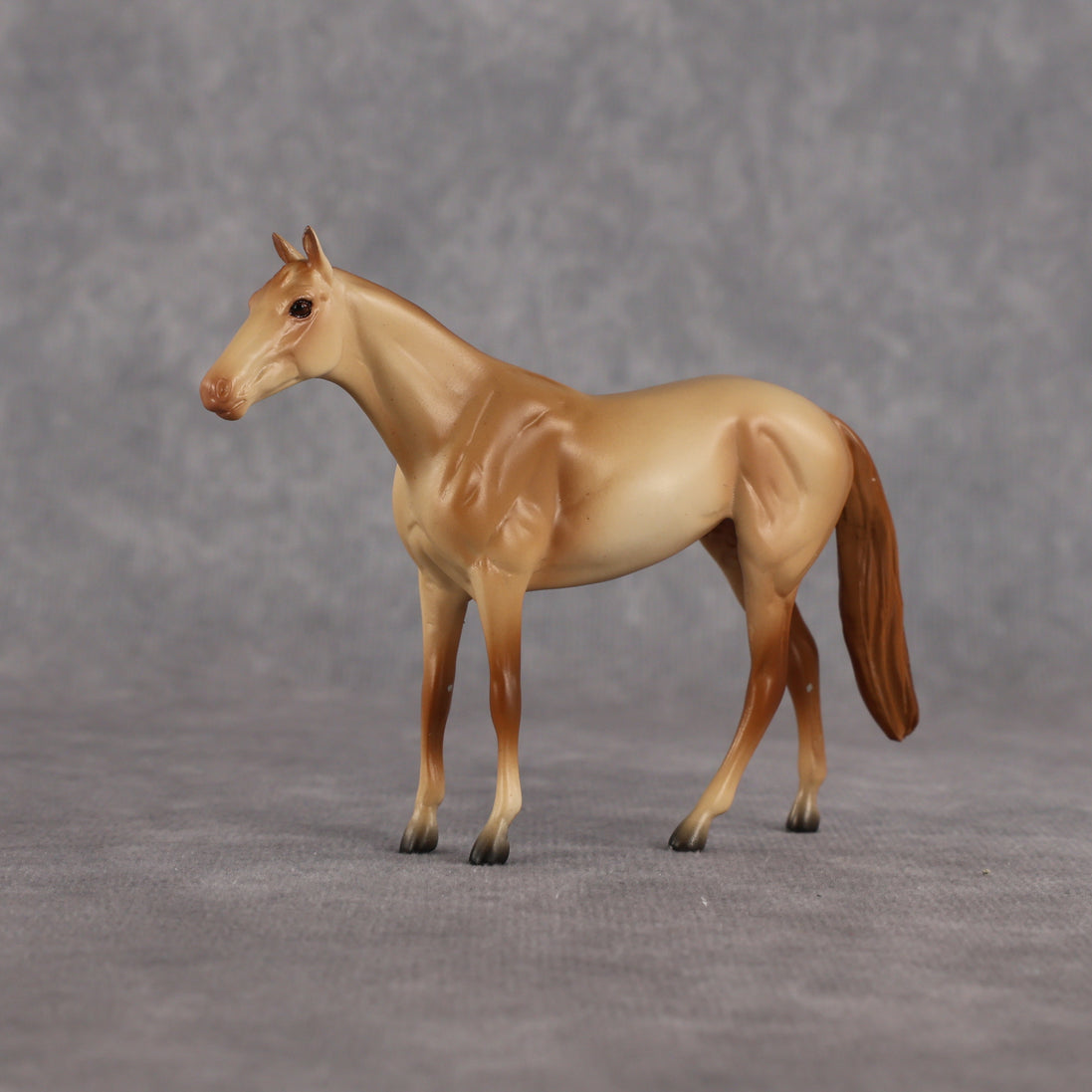 Richman LE-5 Chip Thoroughbred by Anna Rieck July $99 Chips