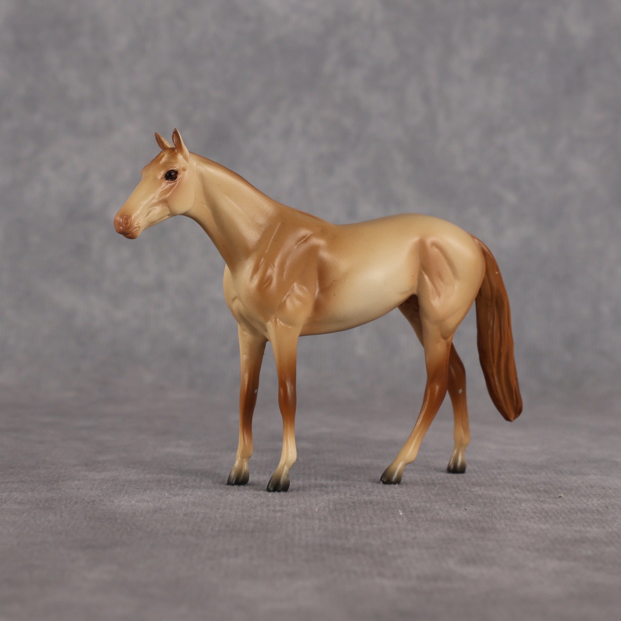 Richman LE-5 Chip Thoroughbred by Anna Rieck July $99 Chips