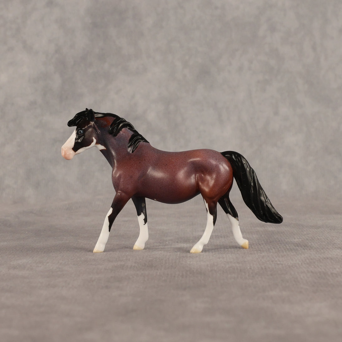 Roses LE-5 Chip Pony by Anna Rieck June $99 Chips