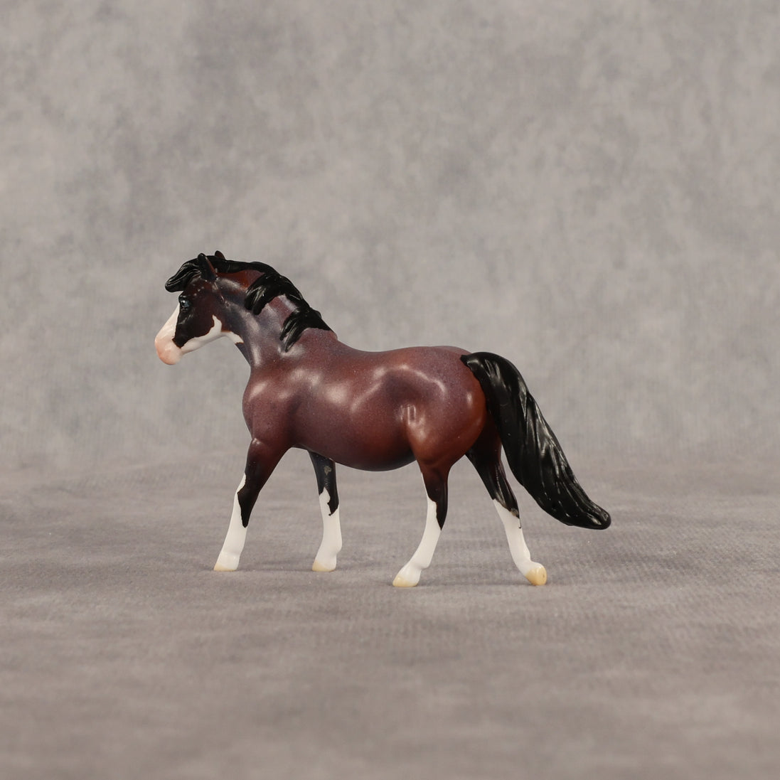 Roses LE-5 Chip Pony by Anna Rieck June $99 Chips