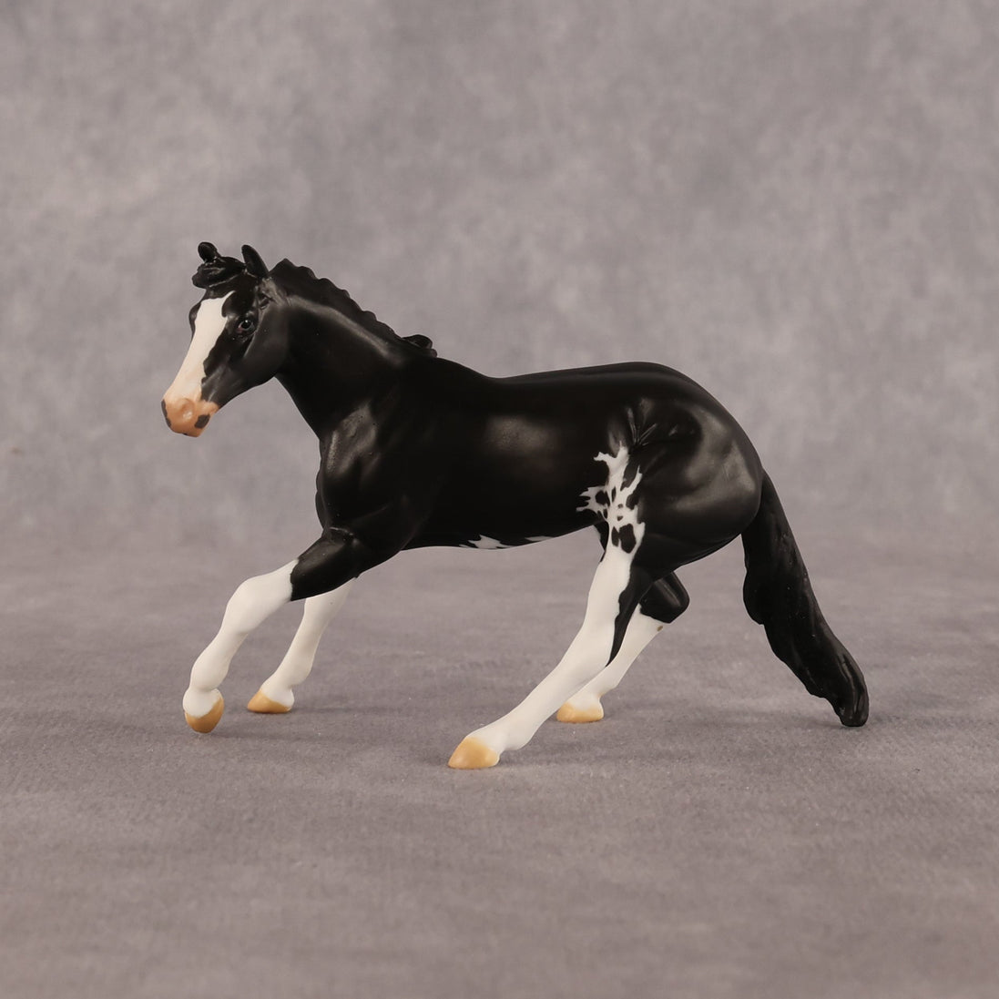 Runaway Daisy OOAK Chip Cutting Horse by Anna Rieck LHS26