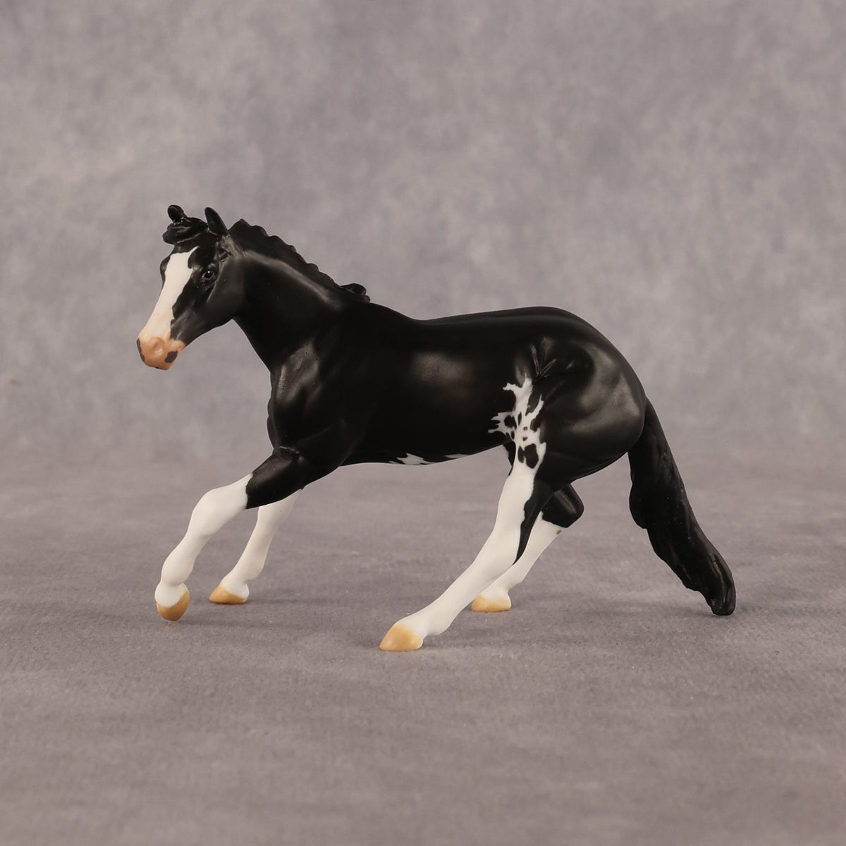 Runaway Daisy OOAK Chip Cutting Horse by Anna Rieck LHS26