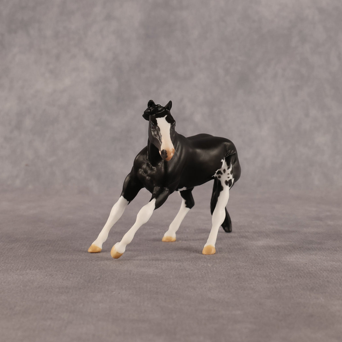Runaway Daisy OOAK Chip Cutting Horse by Anna Rieck LHS26