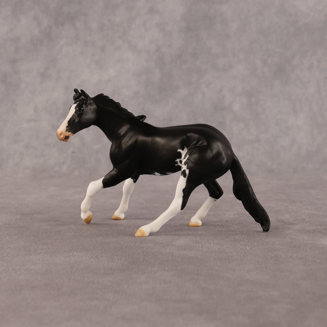 Runaway Daisy OOAK Chip Cutting Horse by Anna Rieck LHS26