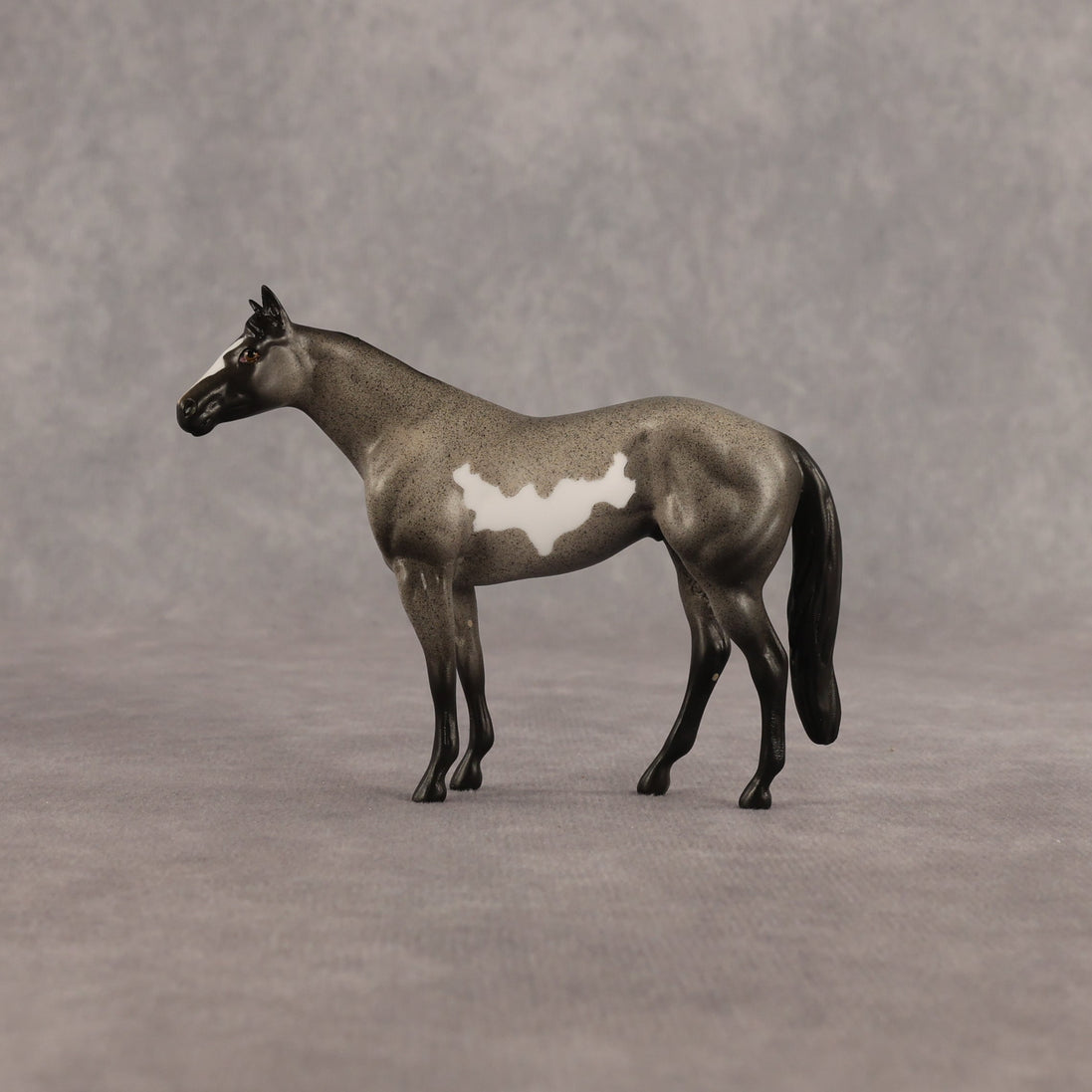 Scatter OOAK Chip Stock Horse by Dawn Quick EQ26