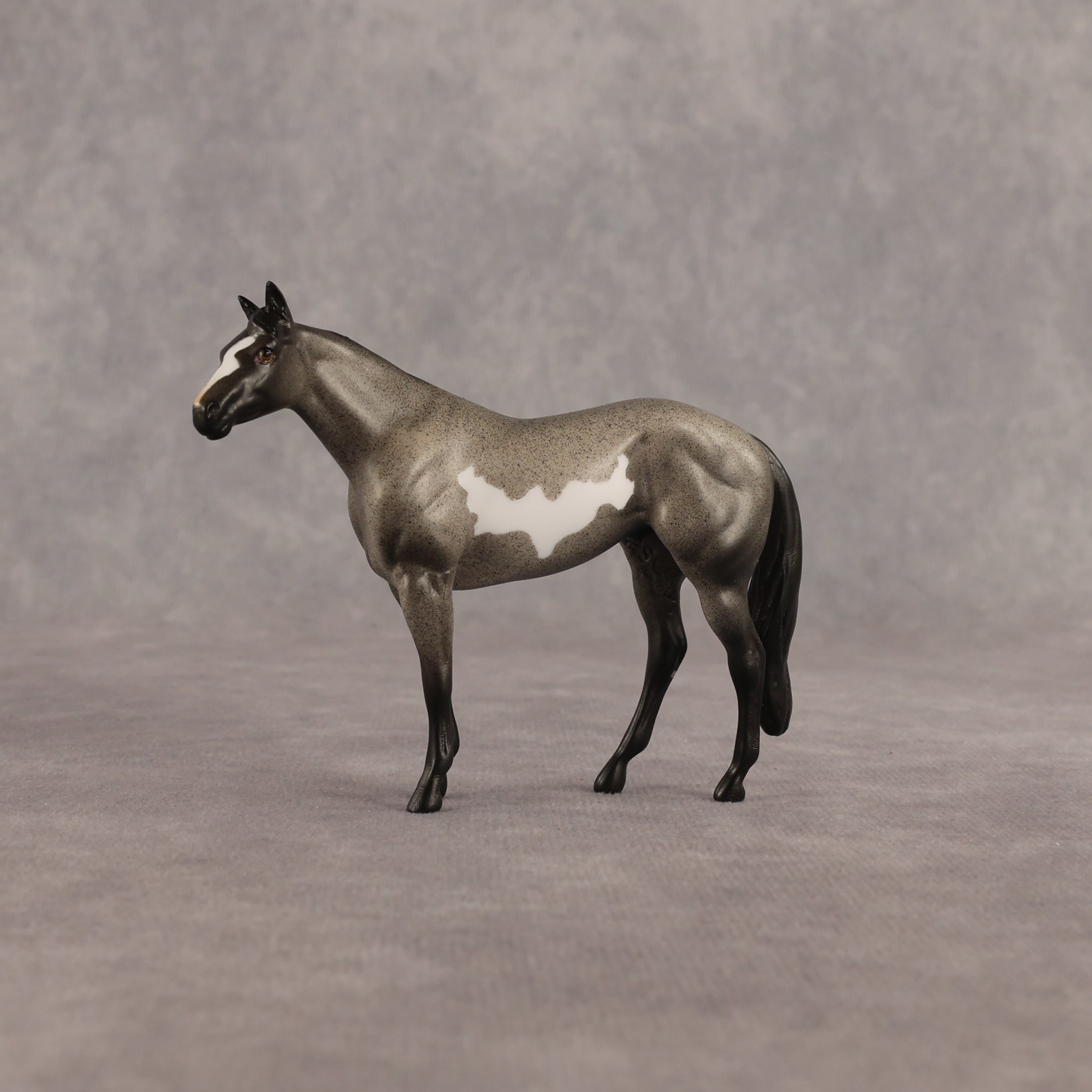 Scatter OOAK Chip Stock Horse by Dawn Quick EQ26