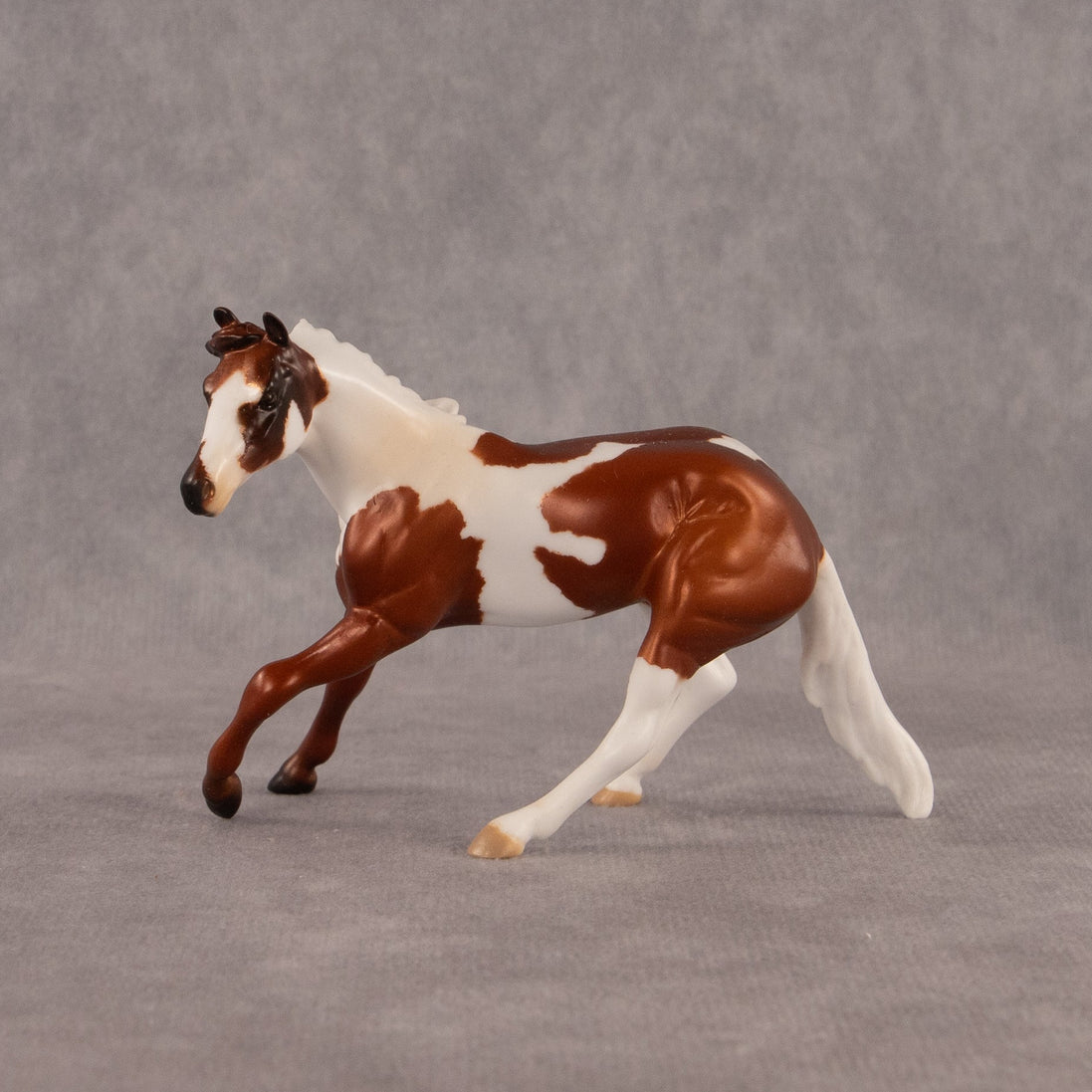 Sumatra OOAK Chip Cutting Horse by Anna Rieck EQ26