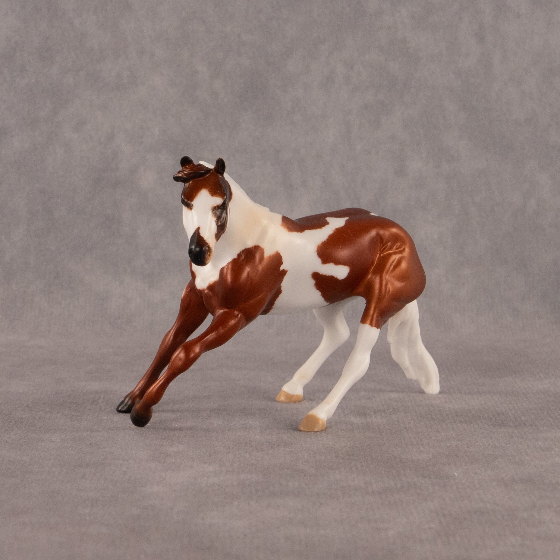 Sumatra OOAK Chip Cutting Horse by Anna Rieck EQ26