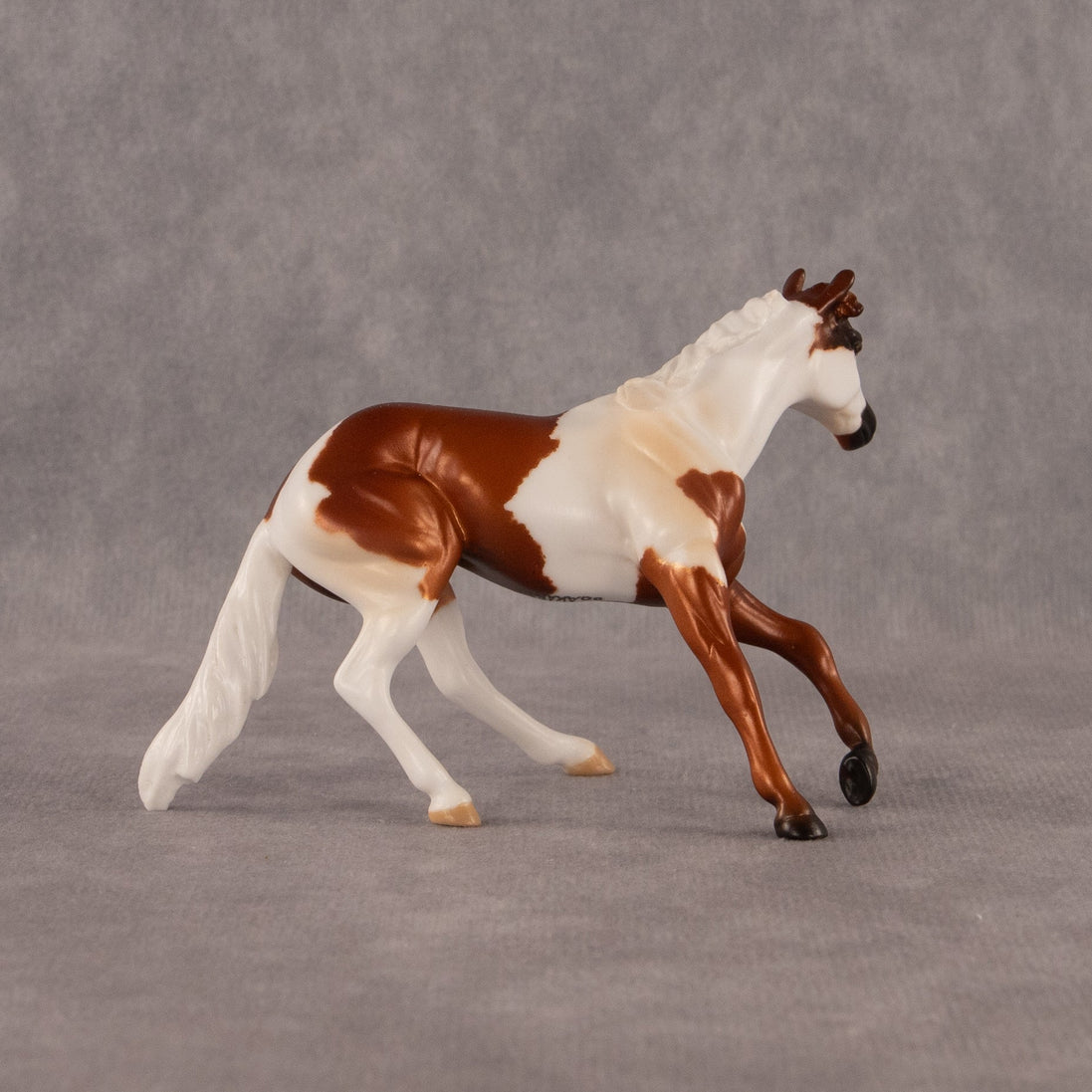 Sumatra OOAK Chip Cutting Horse by Anna Rieck EQ26
