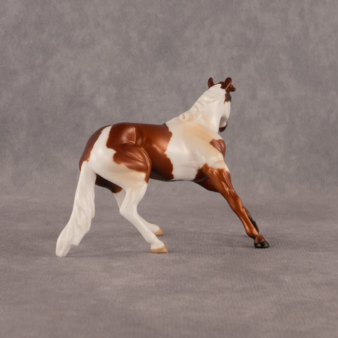 Sumatra OOAK Chip Cutting Horse by Anna Rieck EQ26