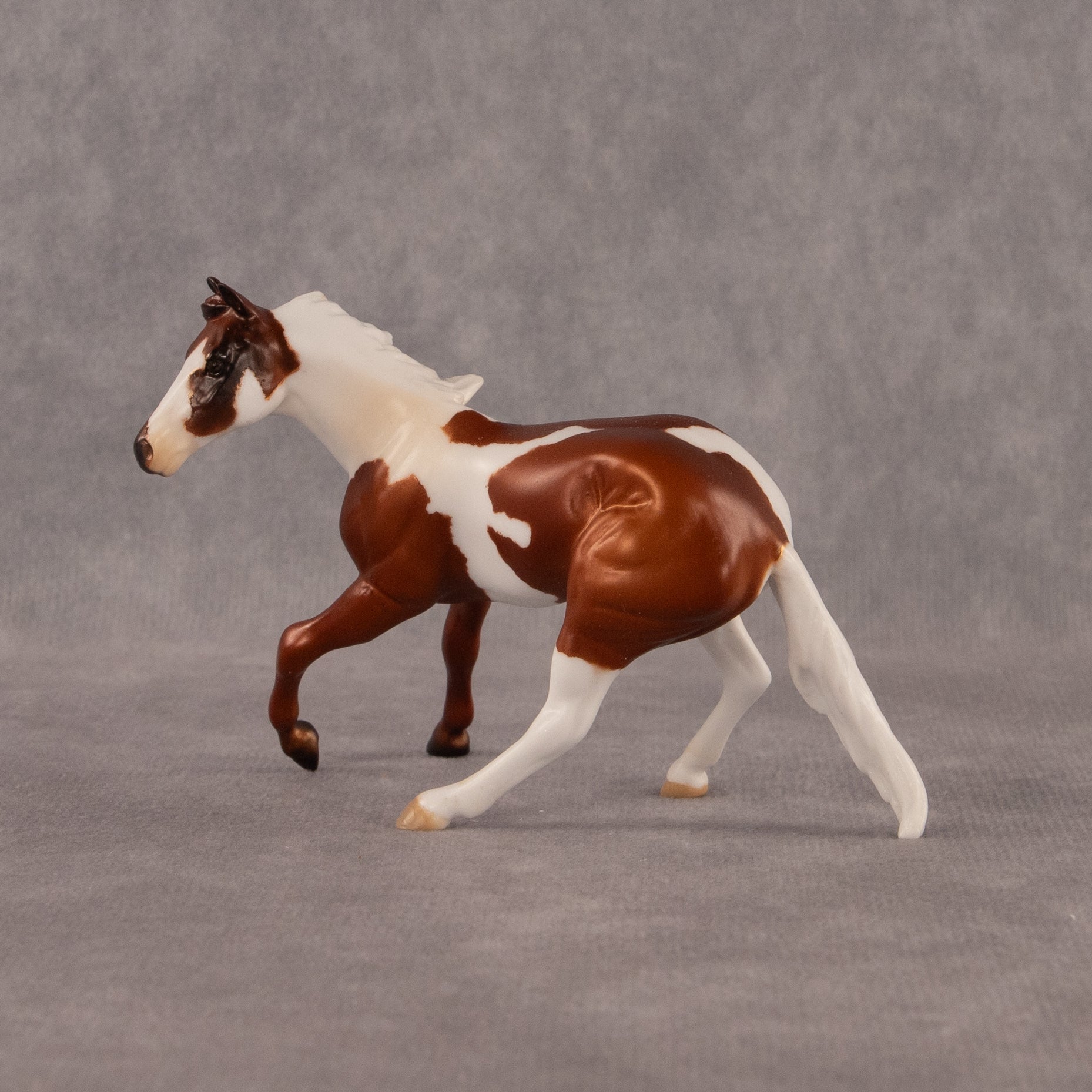 Sumatra OOAK Chip Cutting Horse by Anna Rieck EQ26