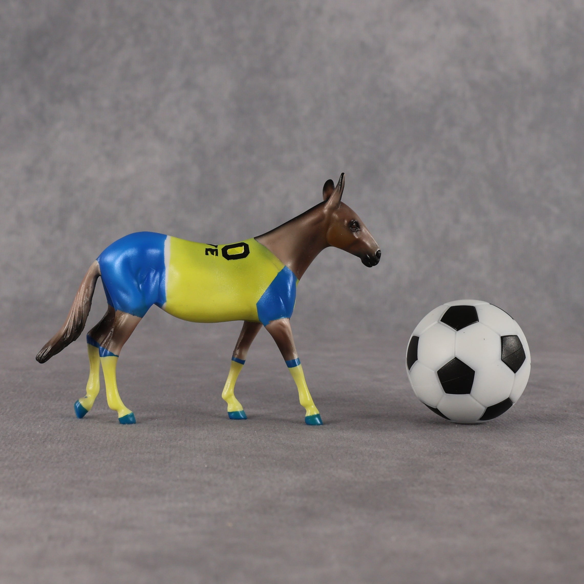 Sweden OOAK Chip Mule by Enrique Duarte SCD26