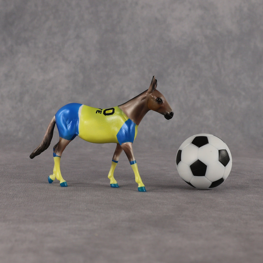 Sweden OOAK Chip Mule by Enrique Duarte SCD26