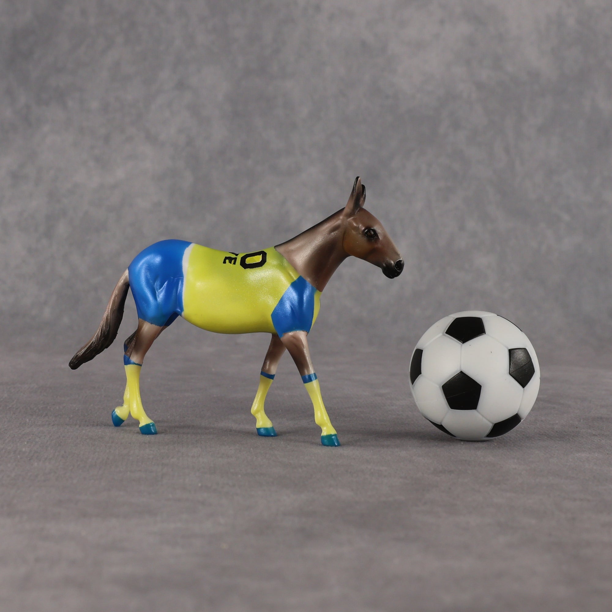 Sweden OOAK Chip Mule by Enrique Duarte SCD26